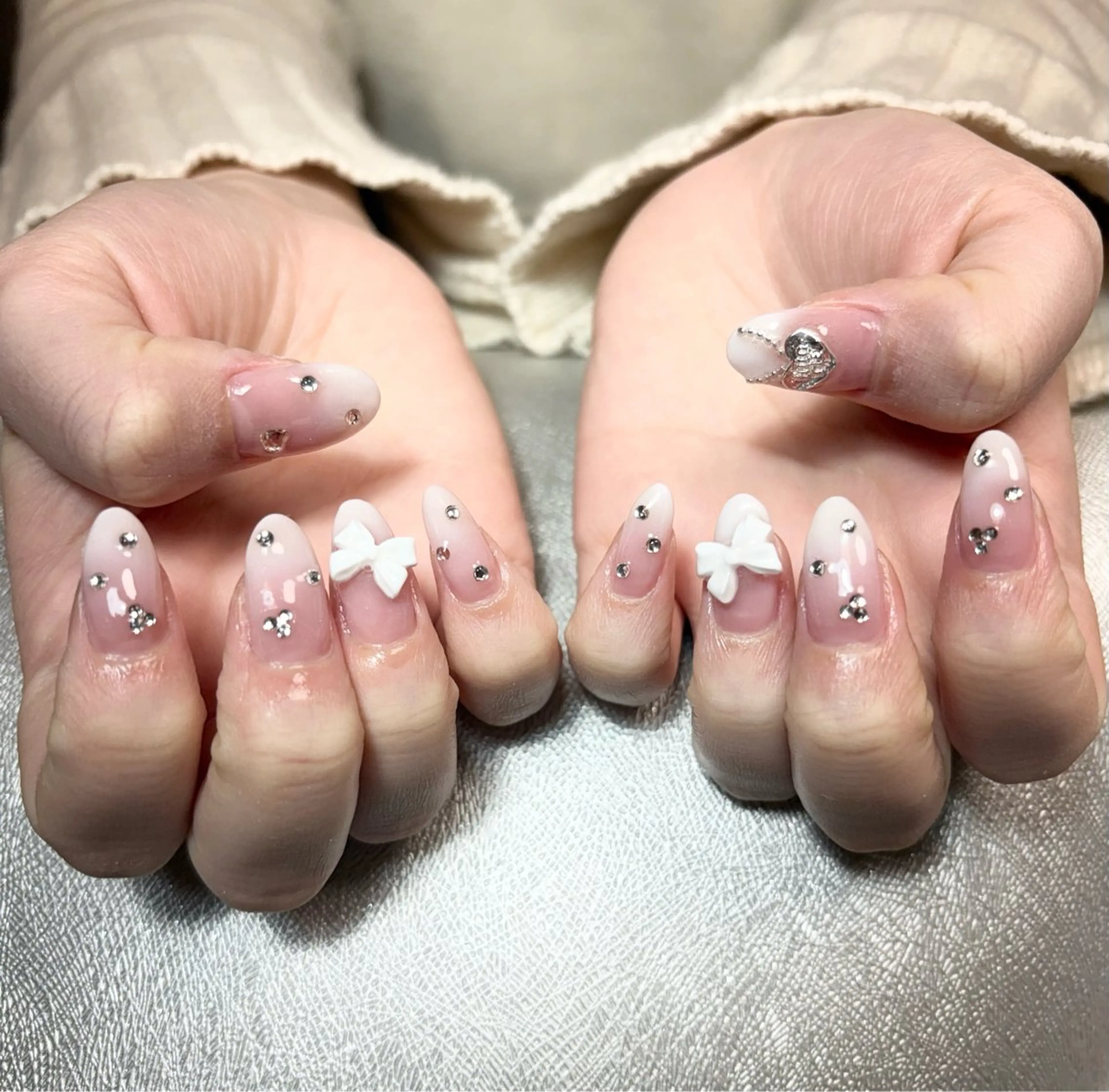 ネイル ハート リボン ハンドネイル ✨韓国✨nail salonLumieのネイルデザイン