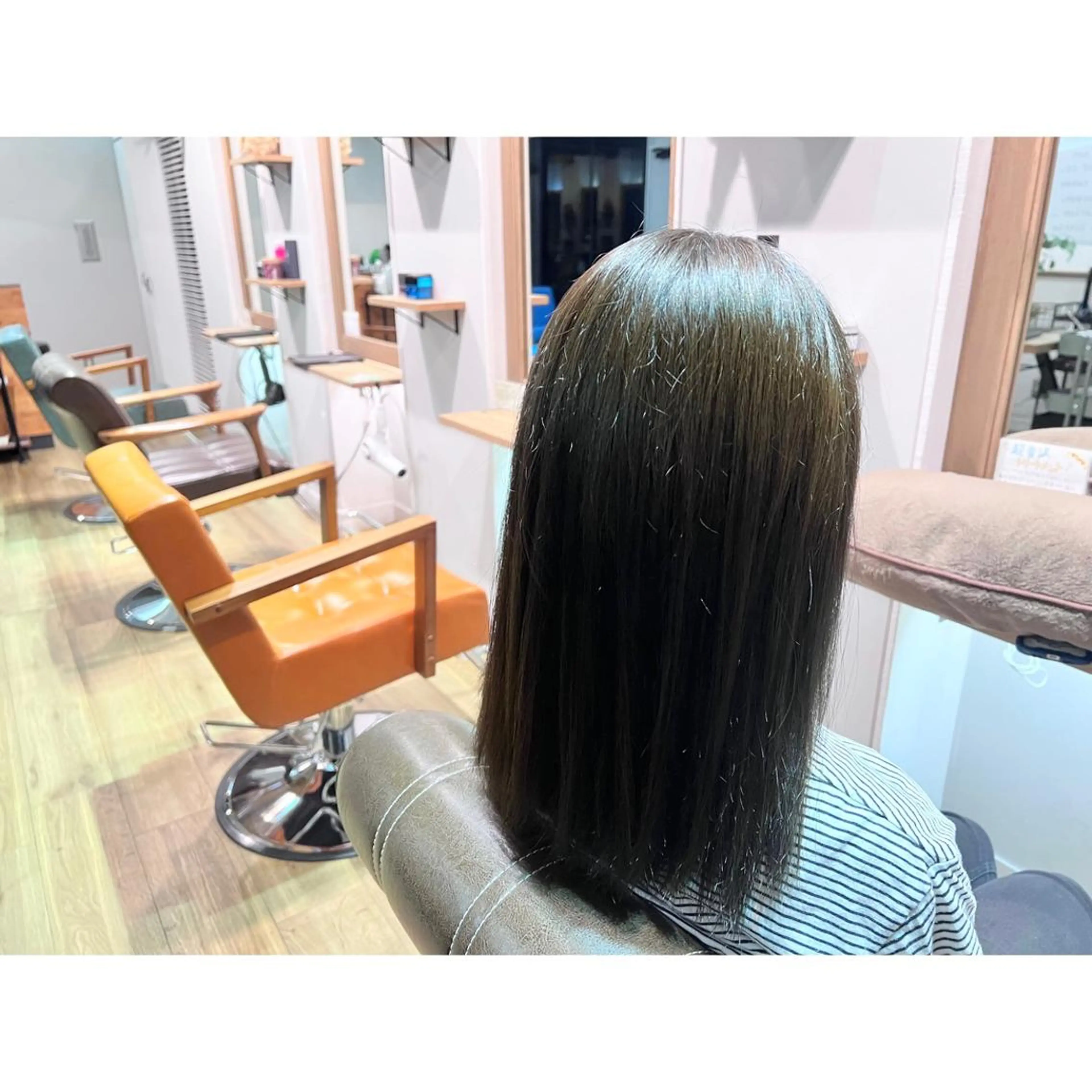ロング カラー グレージュ オリーブグレージュ オリーブグレー ヘアカラー トリートメント ツキダテ ユイのヘアスタイル