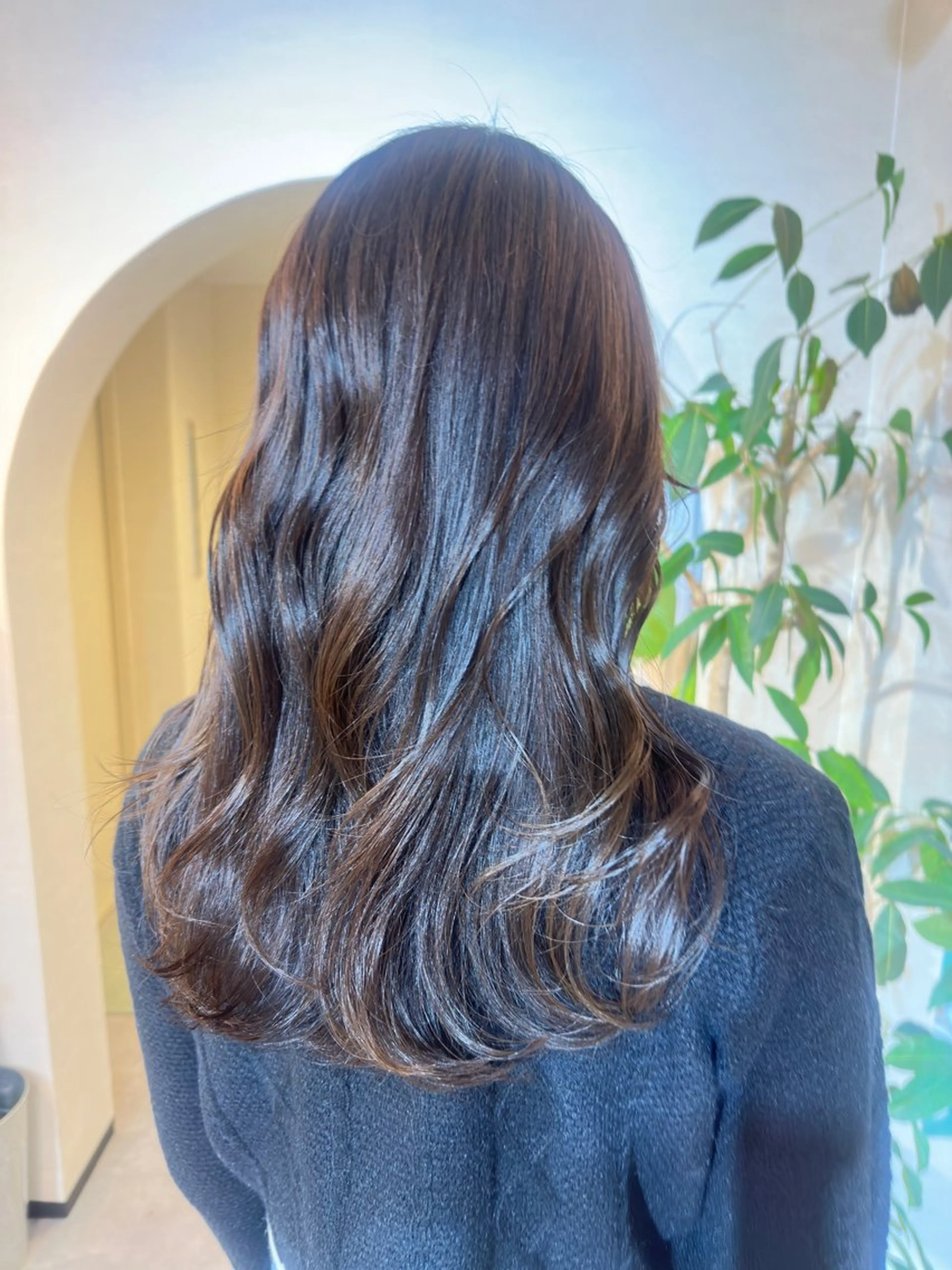 ロング カラー アッシュ アッシュブラウン ブラウンカラー ラベンダーカラー ラベンダーアッシュ カット ヘアカラー トリートメント 【Uneユヌ】菊地 春那のヘアスタイル