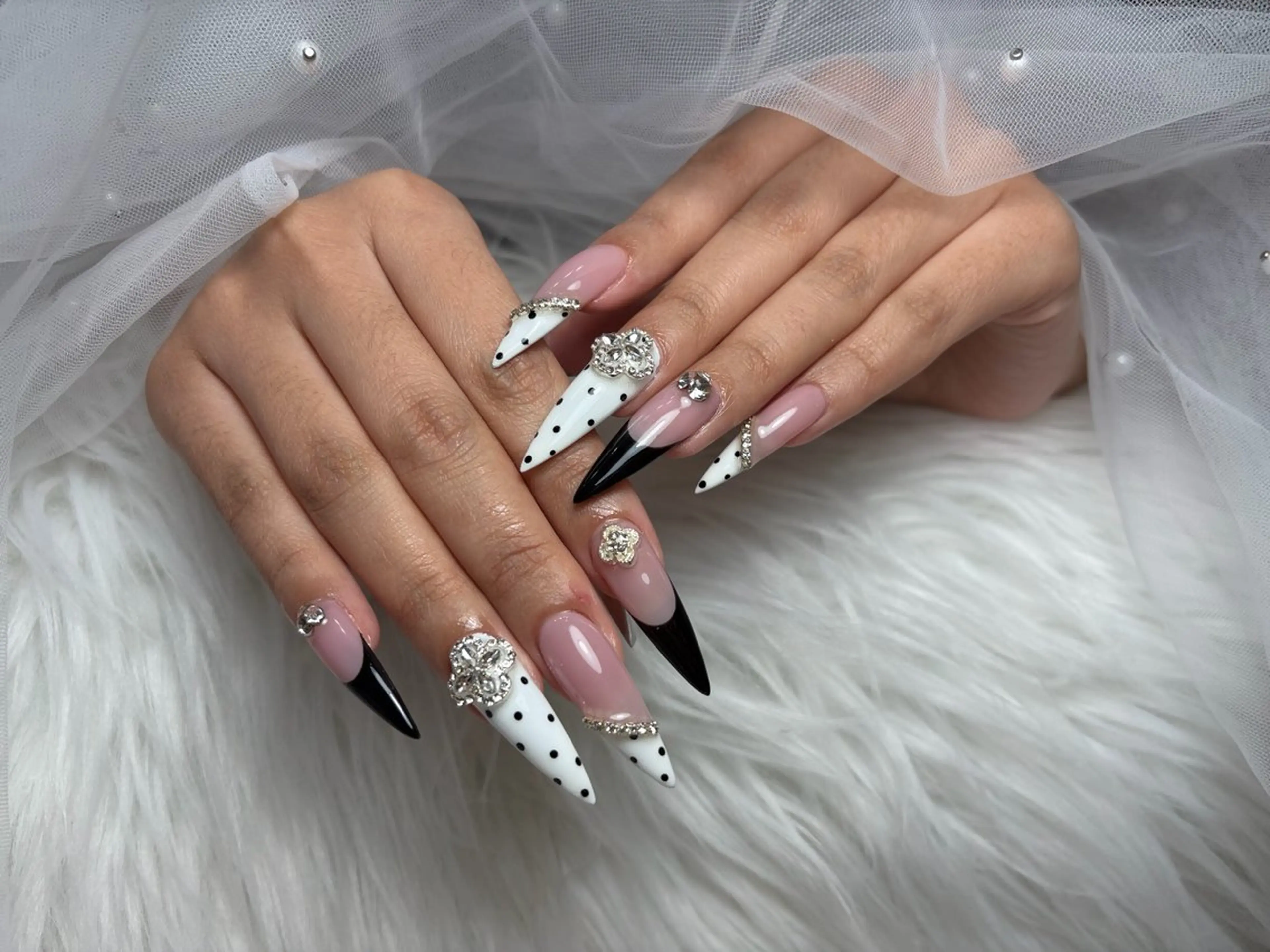 ネイル アートネイル 長さ出し ジェルネイル マグネットネイル ニュアンスネイル ハンドネイル Cloudy Chan Nailのネイルデザイン