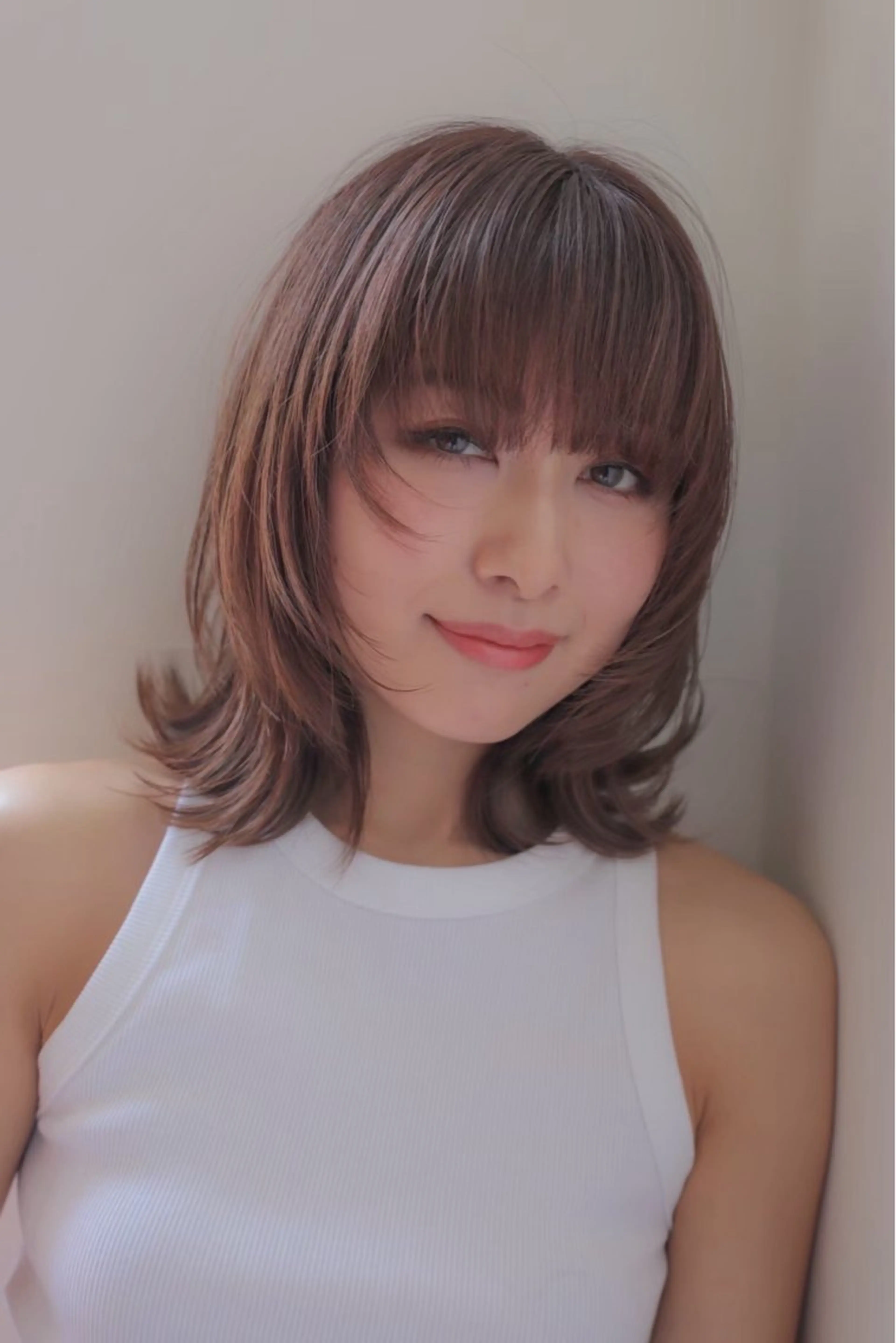 ミディアム 柔らかい艶暖色 レイヤー🫧姫汝のヘアスタイル