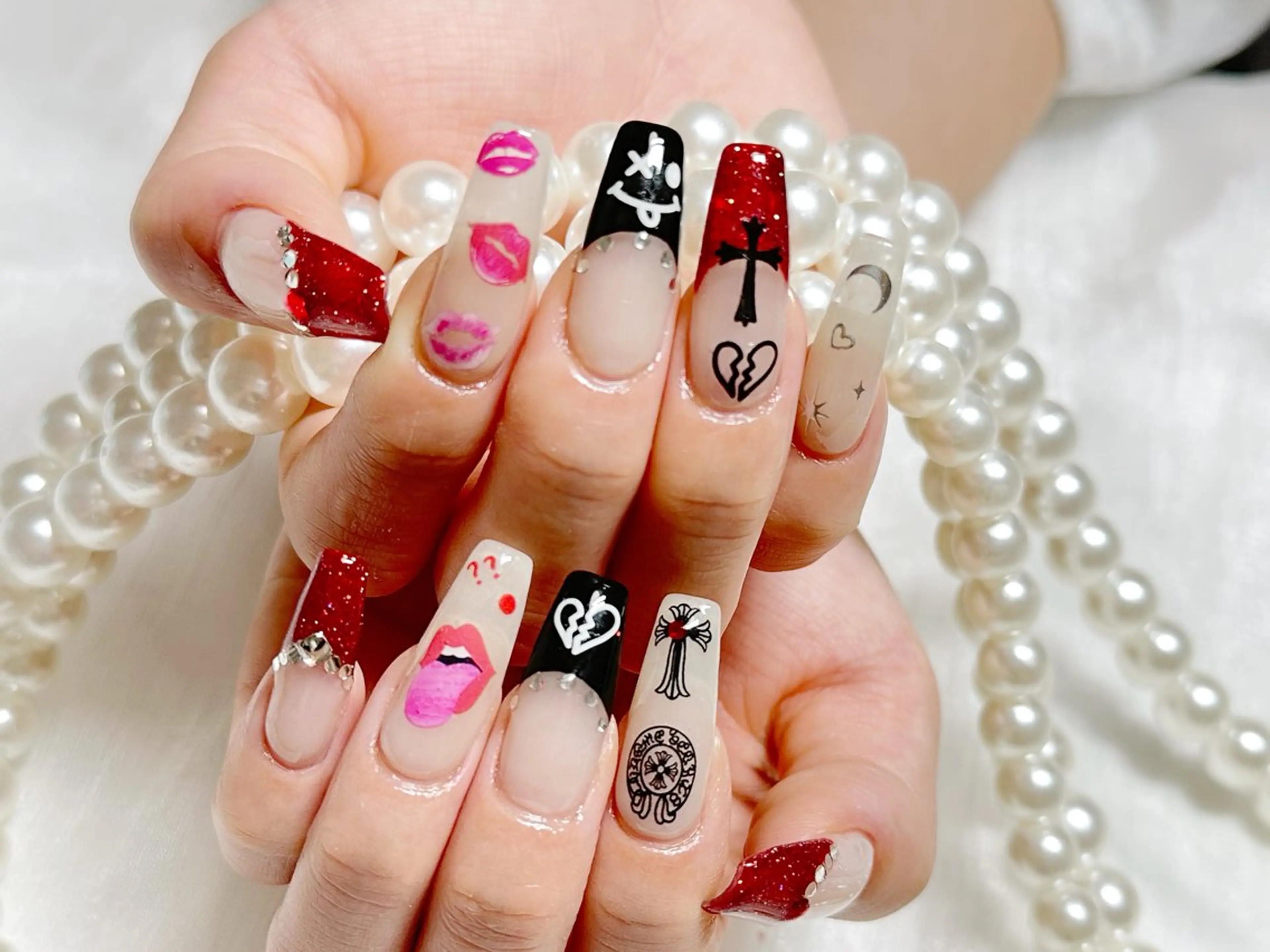 ネイル オーロラネイル 長さ出し フレンチネイル ガーリー キラキラネイル RIn 🎀のネイルデザイン