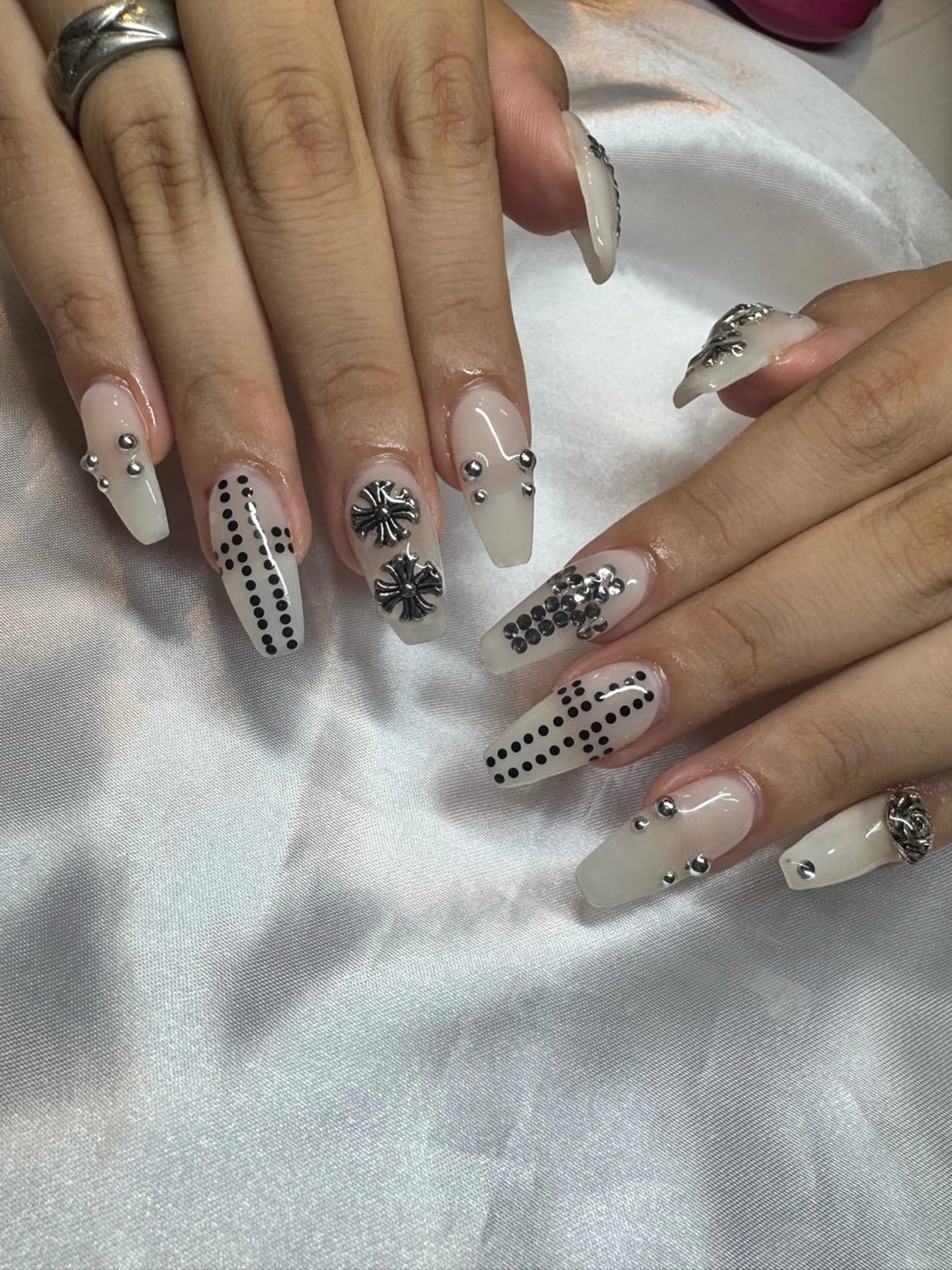 ネイル ハンドネイル 濱岡 咲のネイルデザイン