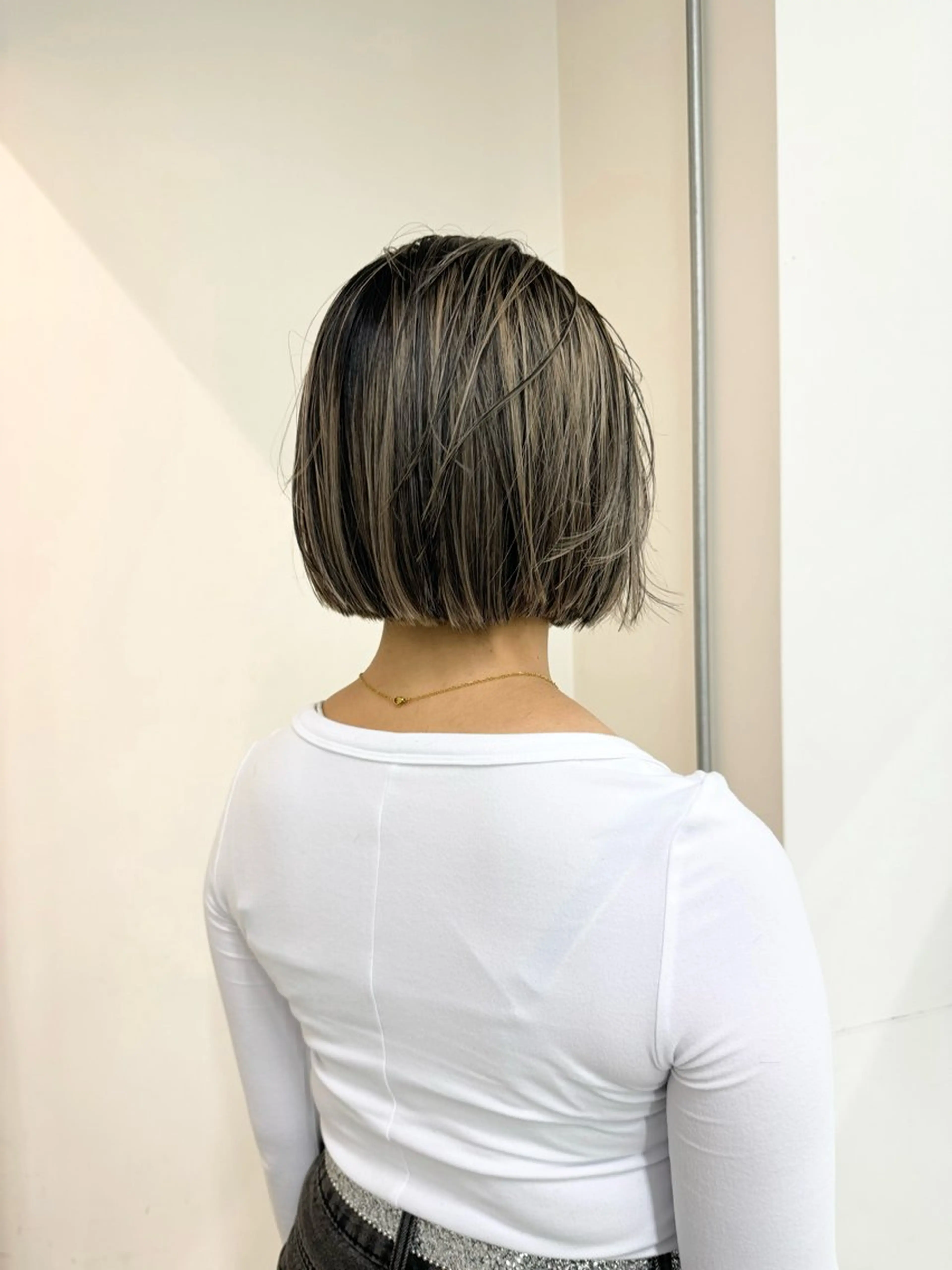 ミディアム カラー 🫧ハイトーン✨格安 より質💐マンツーマのヘアスタイル