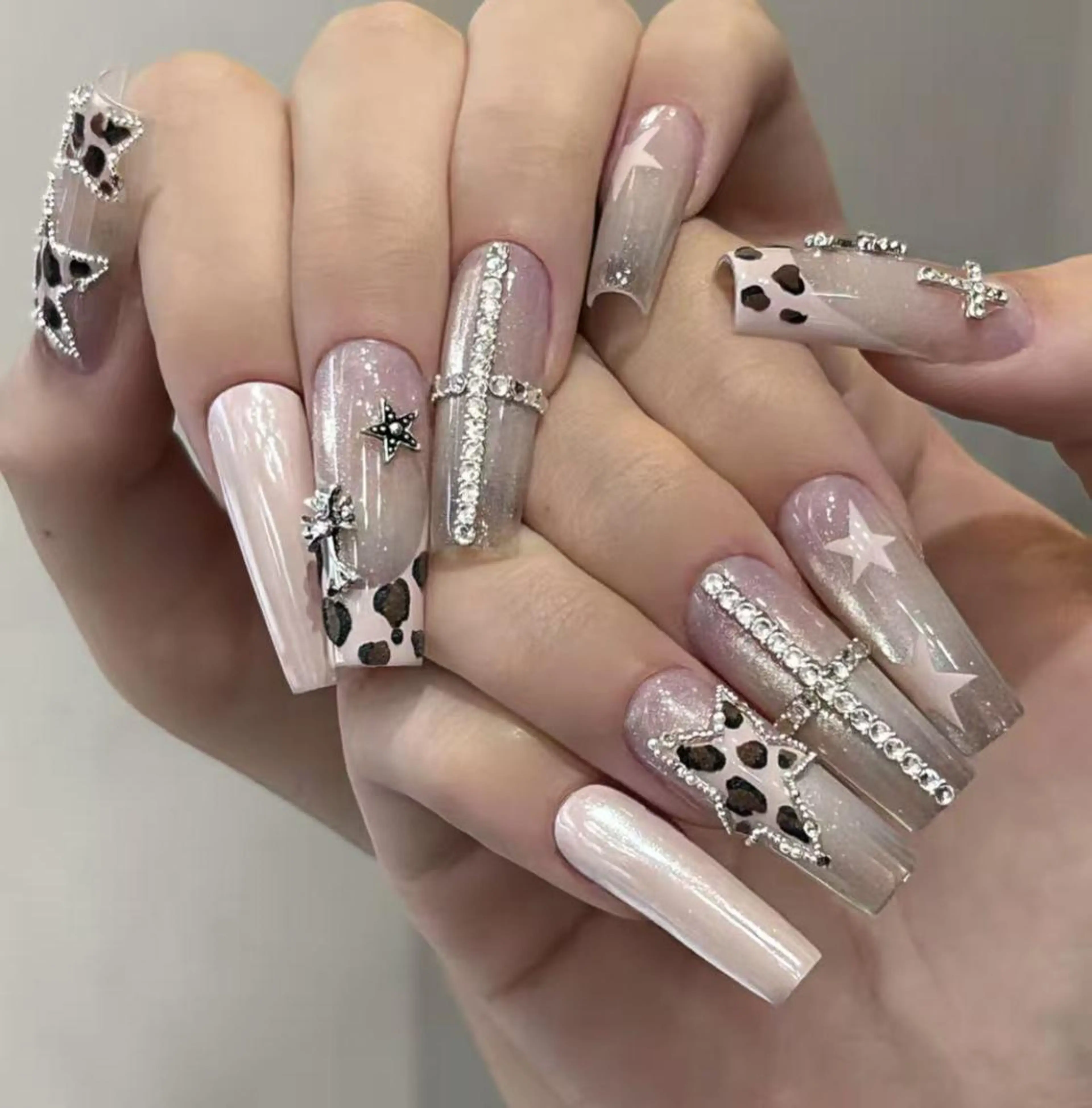 ネイル ハンドネイル エリ🫧 nail池袋東口のネイルデザイン