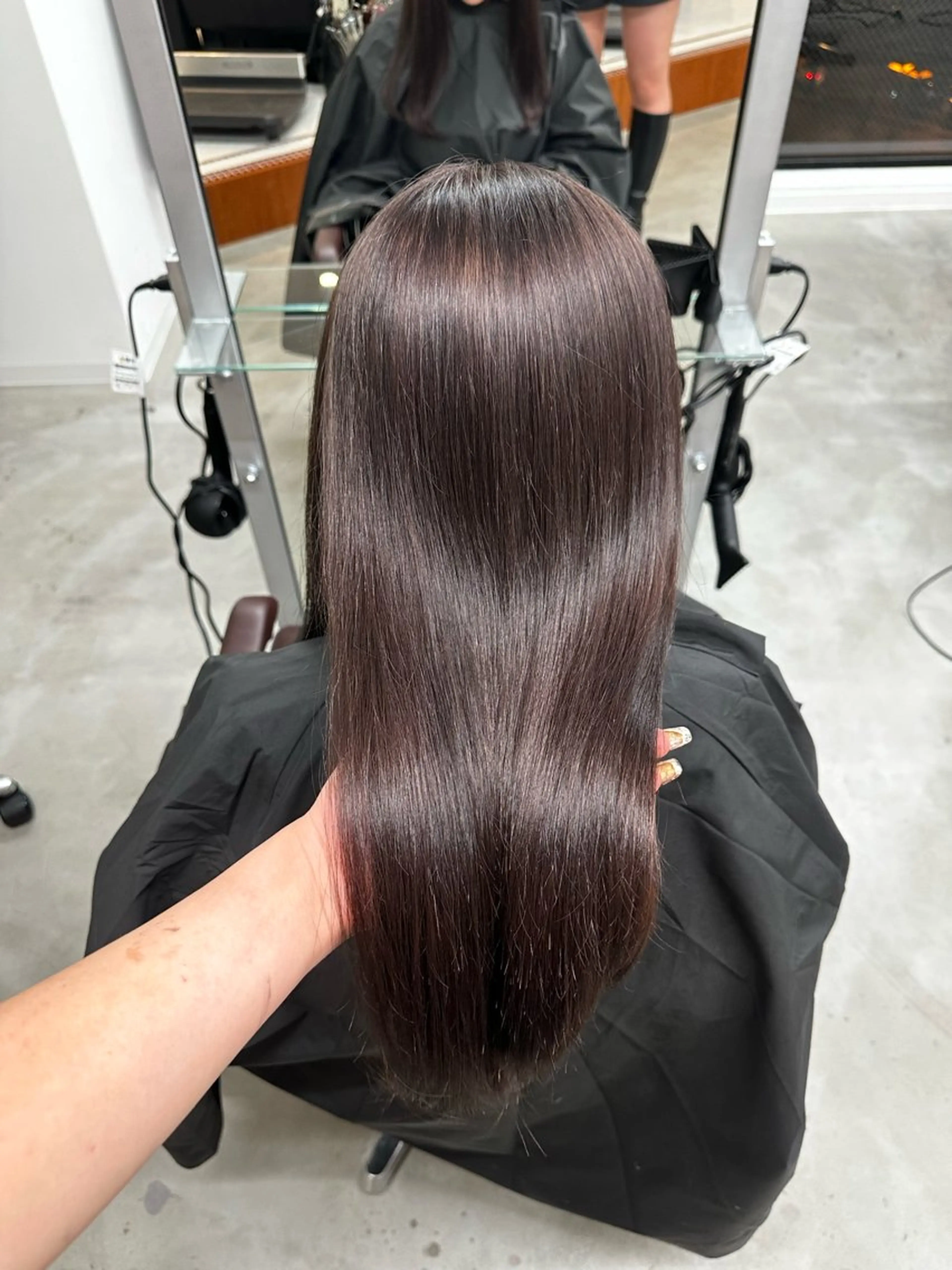 ロング タマシロカリン 艶カラー/レイヤーのヘアスタイル