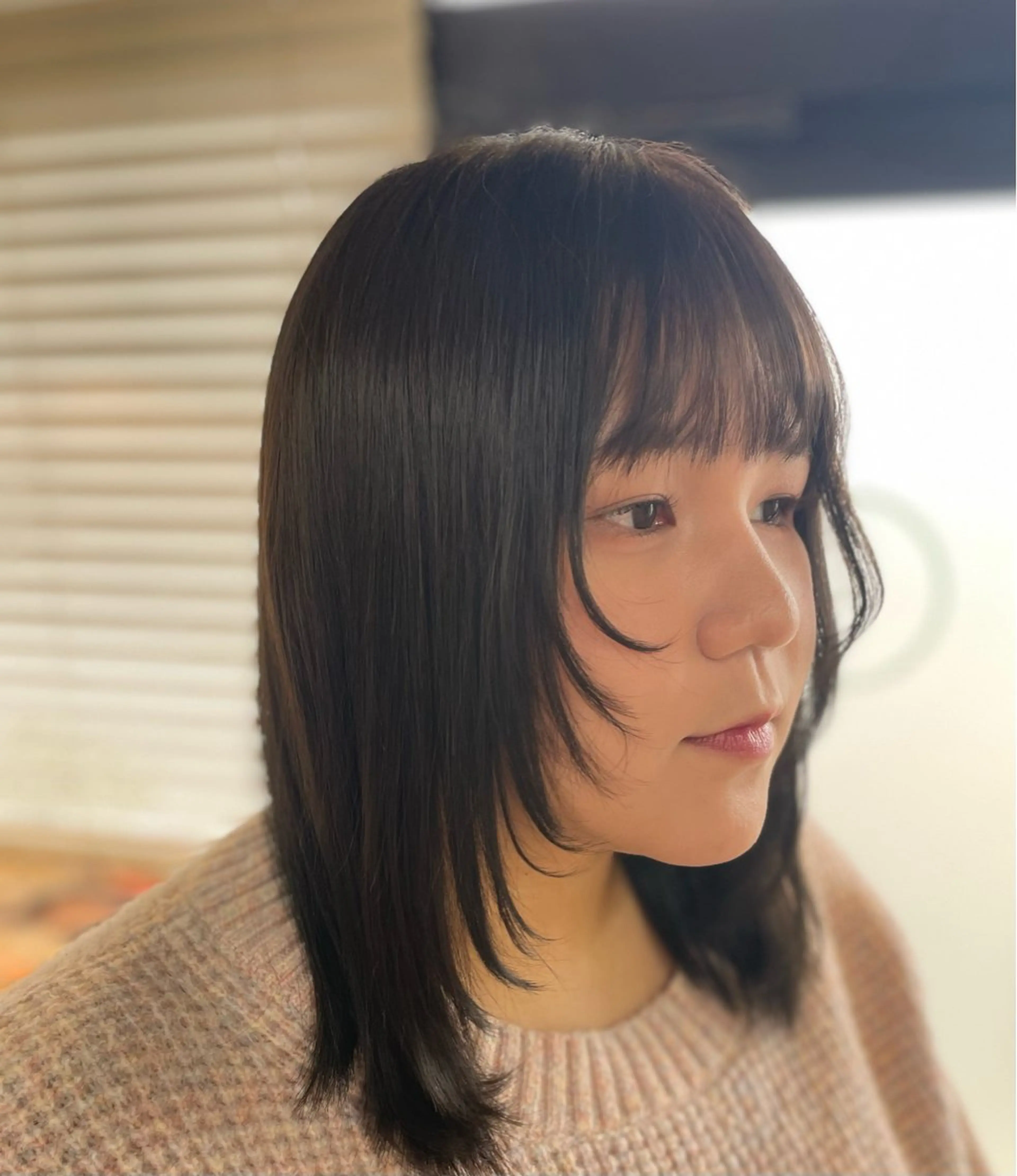 ミディアム 見奈美 凜のヘアスタイル