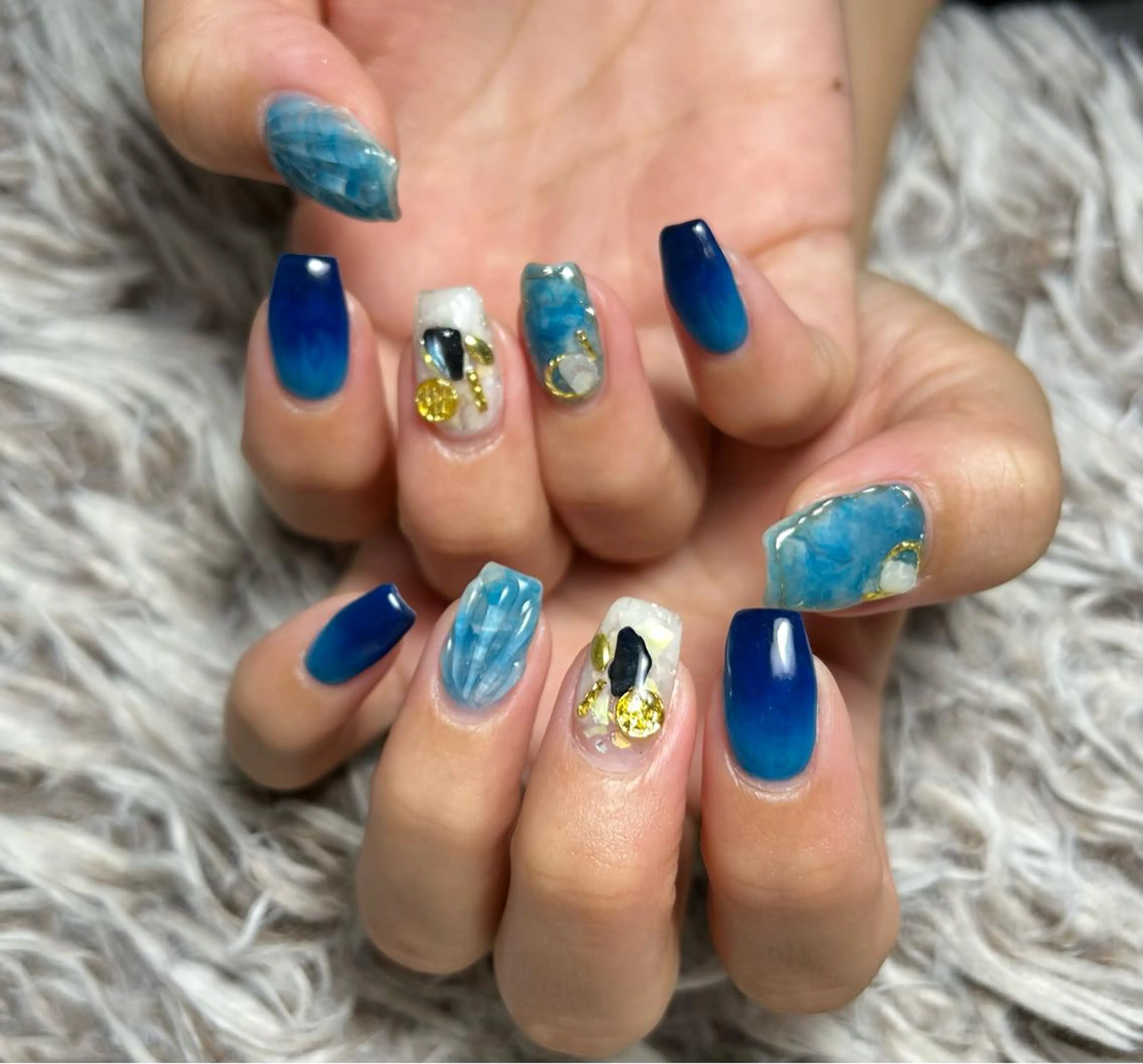 ミディアム ネイル ハンドネイル フットネイル ✴︎ Delightのネイルデザイン