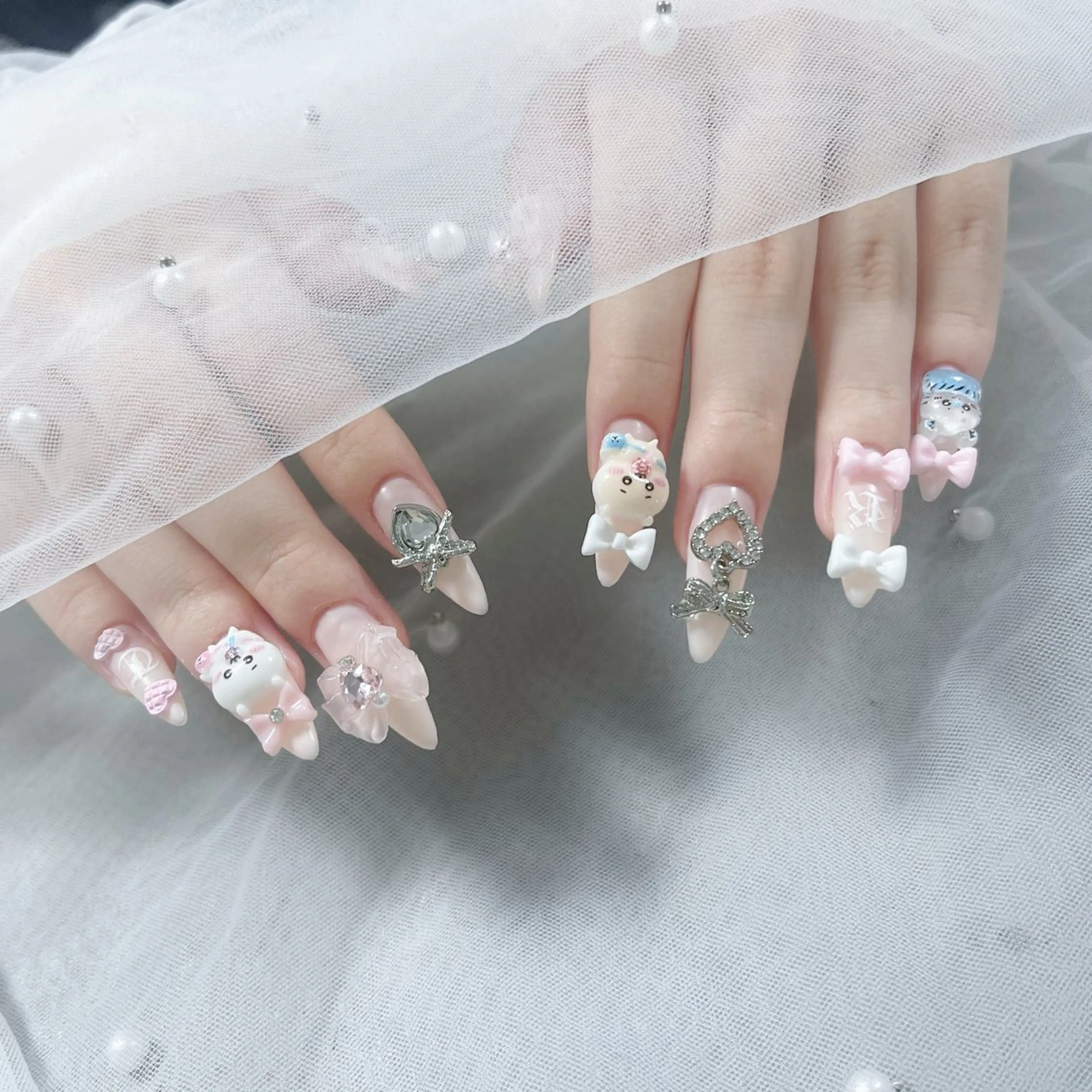 ネイル オーロラネイル クリアネイル フラッシュネイル ジェルネイル グラデーション ハンドネイル Amee Nail Salonのネイルデザイン