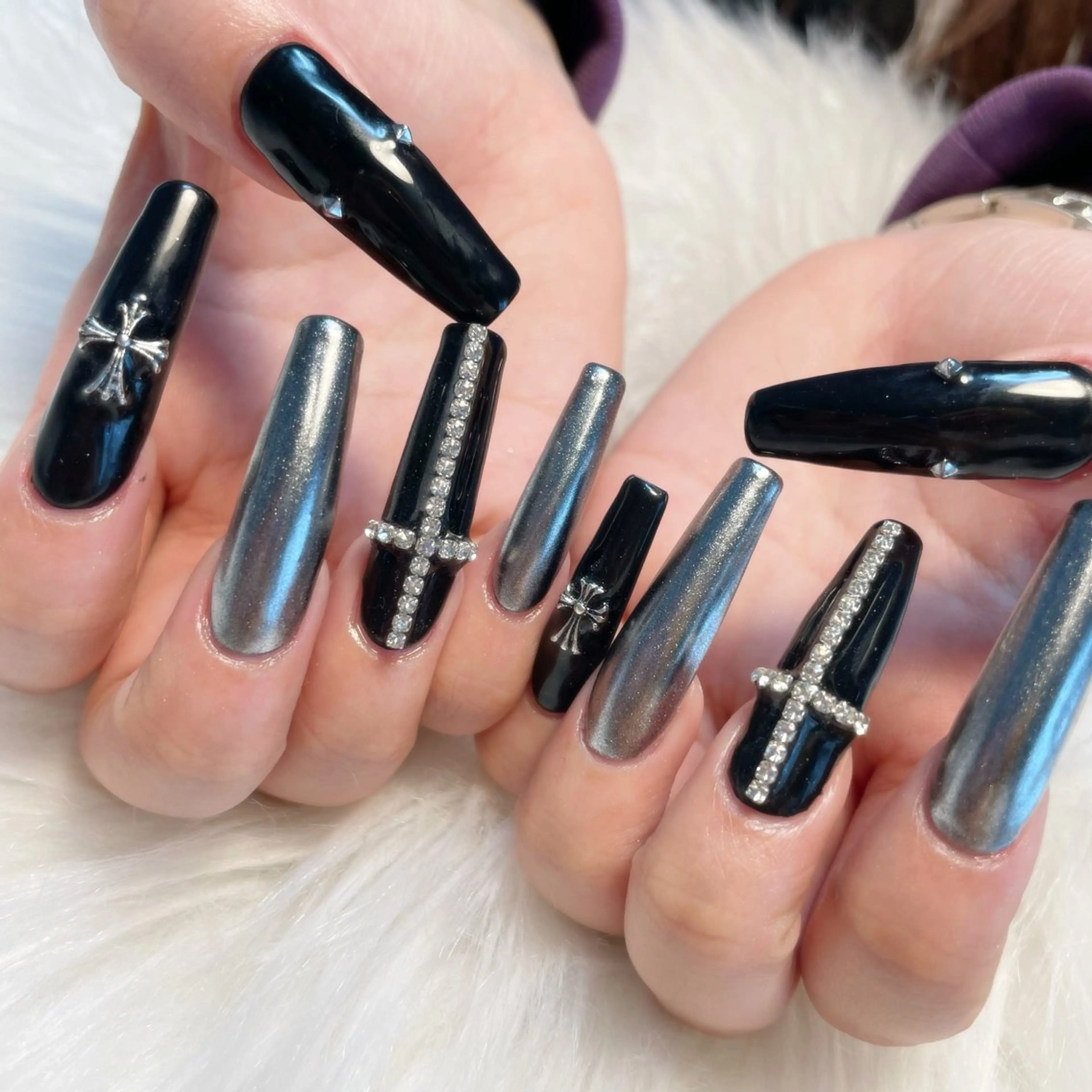 ネイル ハンドネイル ゴテゴテ💙ワンホン リオナのネイルデザイン