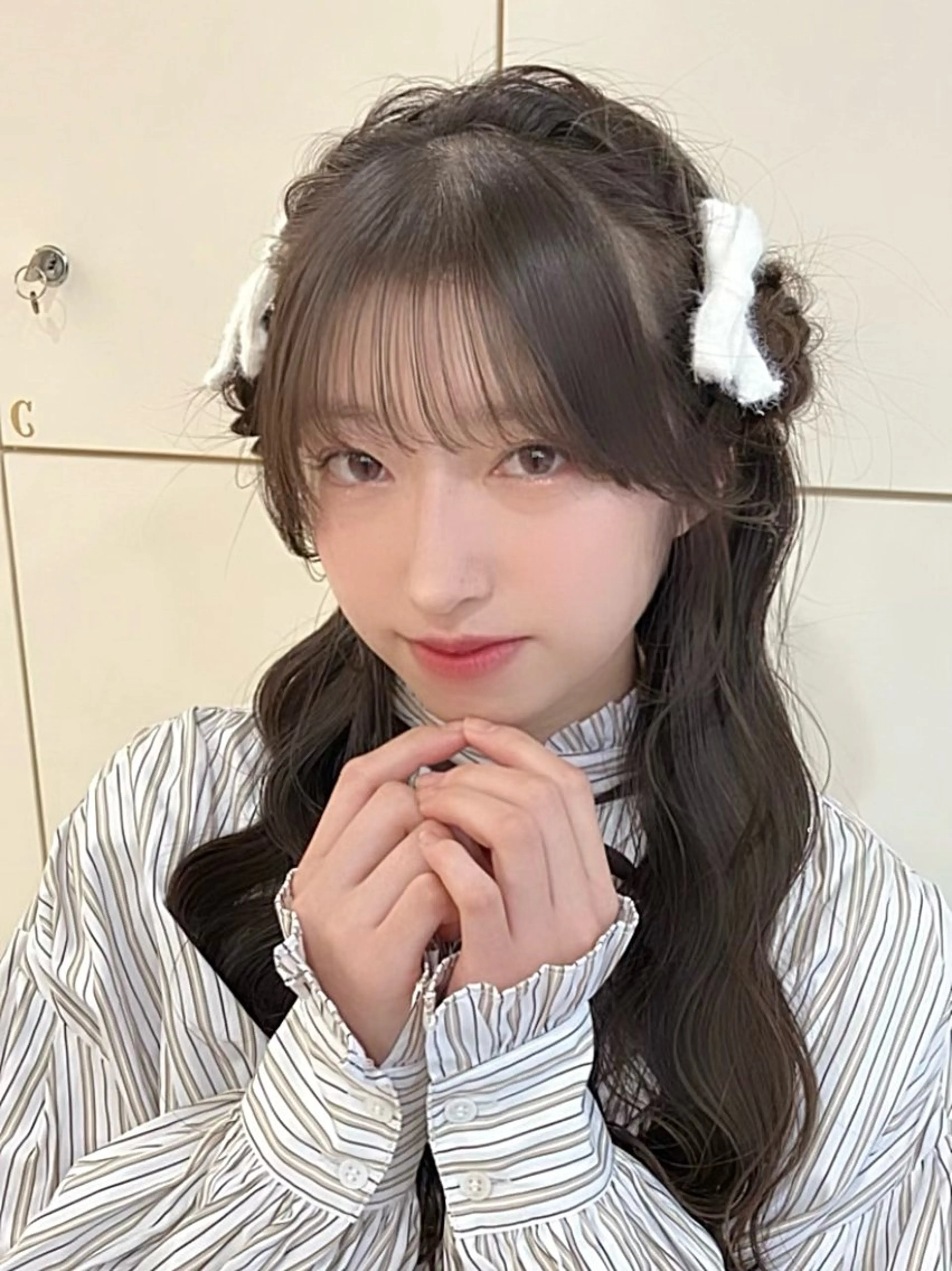 ロング ヘアアレンジ ヘアセット 前髪/顔周り/透明感 艶カラーとどさんのヘアスタイル