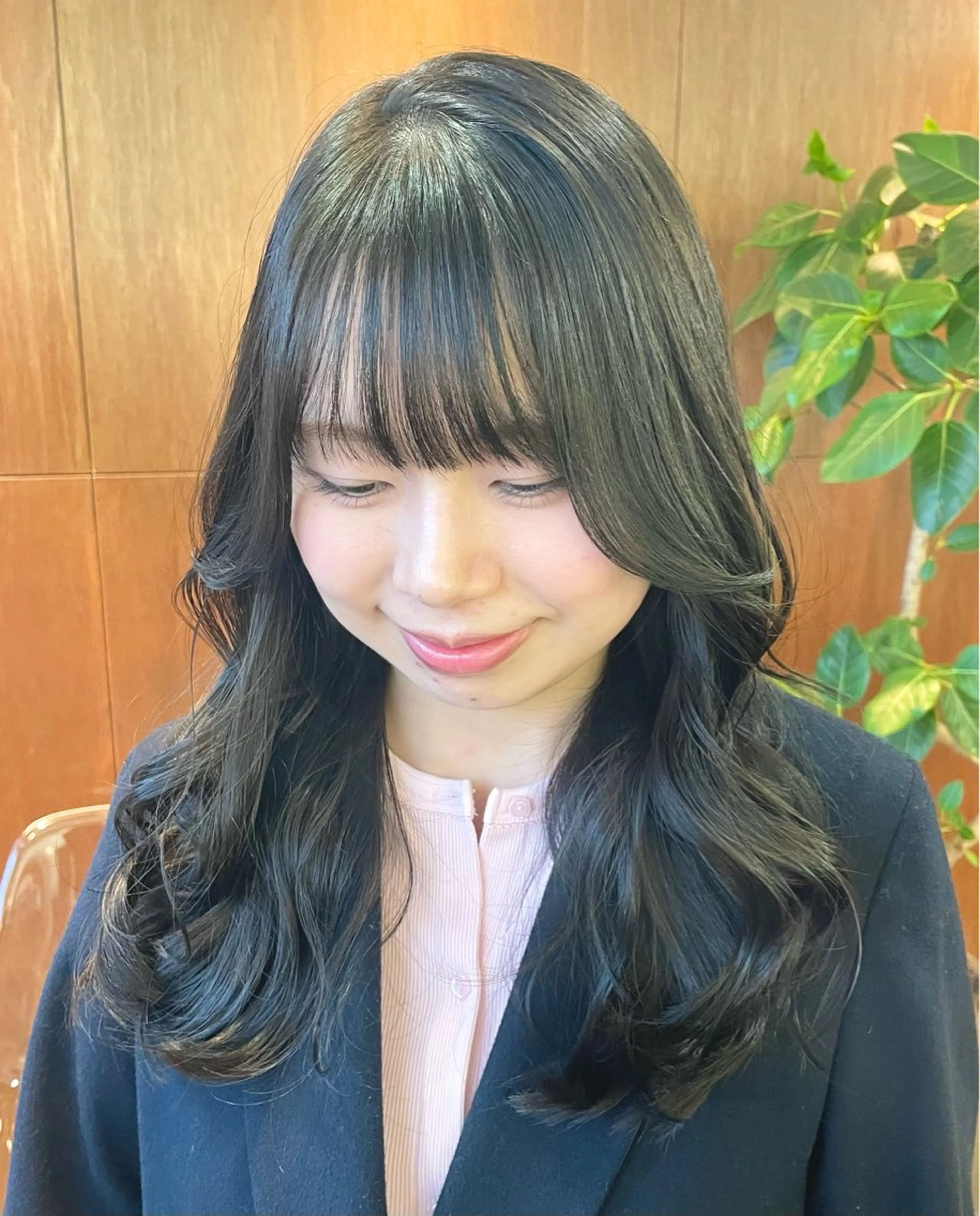 ミディアム レイヤーカット カット ヘアカラー トリートメント yukii しまむら のぞみのヘアスタイル