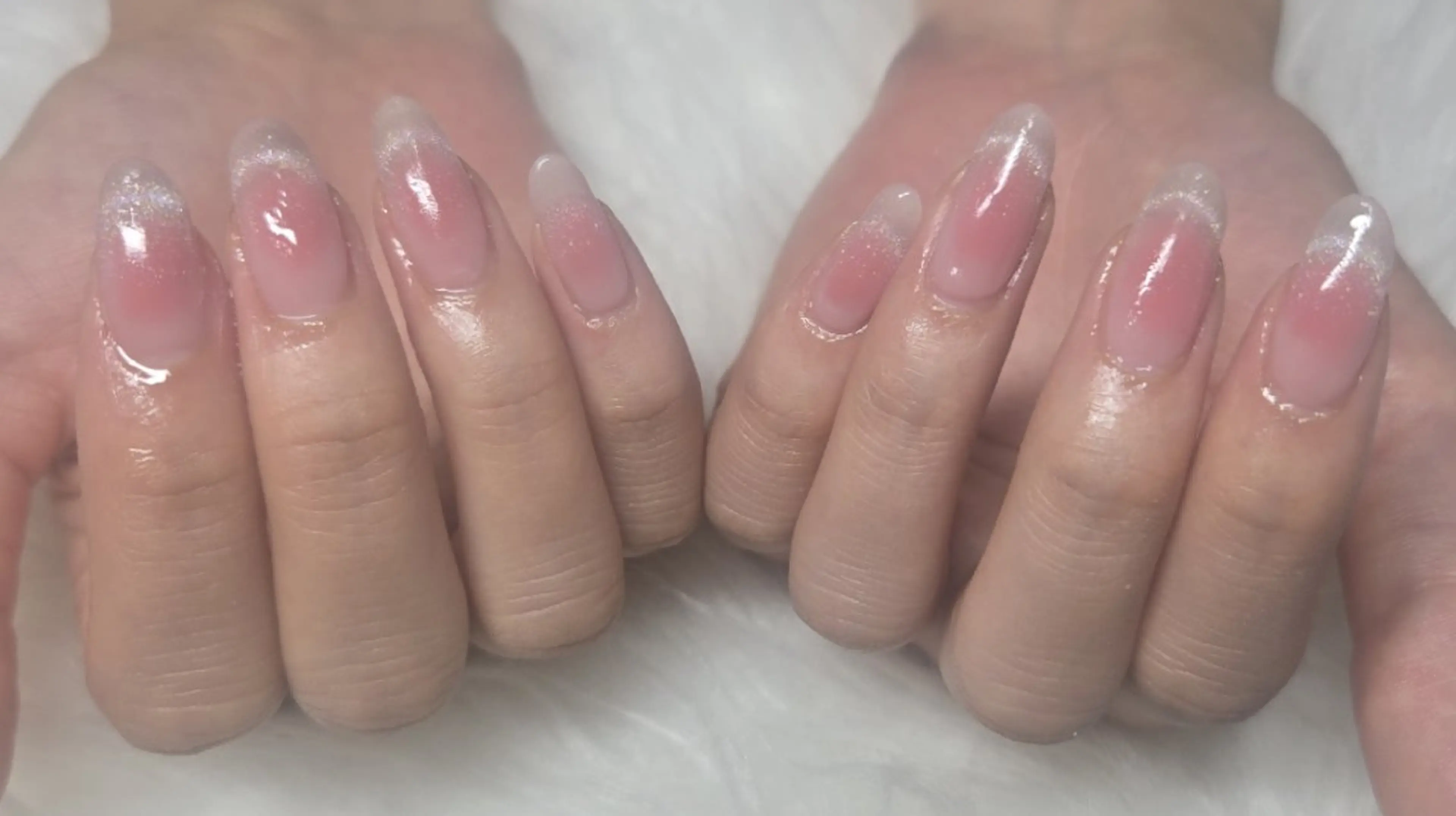 【チップ長さ出し/オフなし】チーク×マグネットフレンチの写真