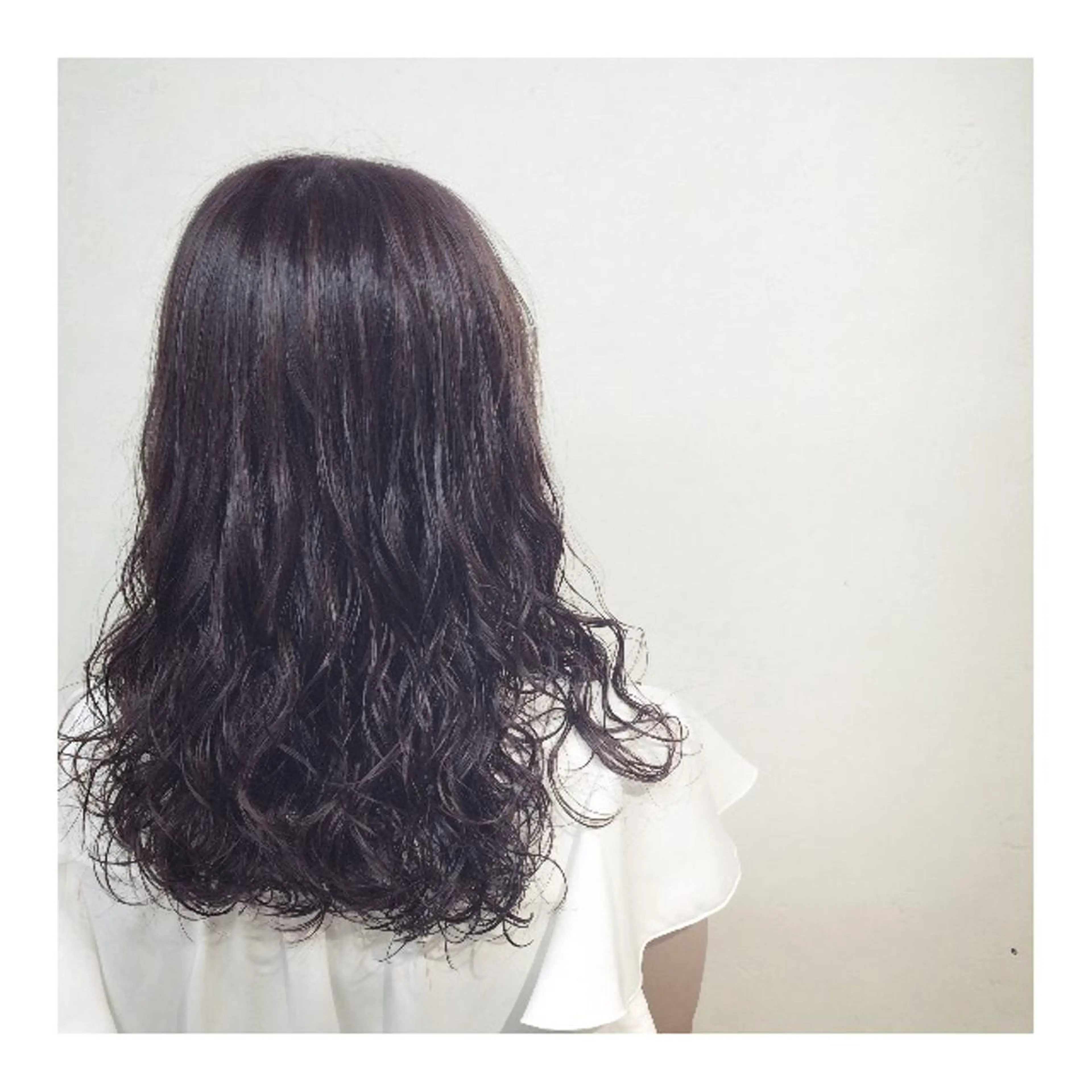 ミディアム カラー パーマ ミディアムパーマ 岡本 拓朗のヘアスタイル