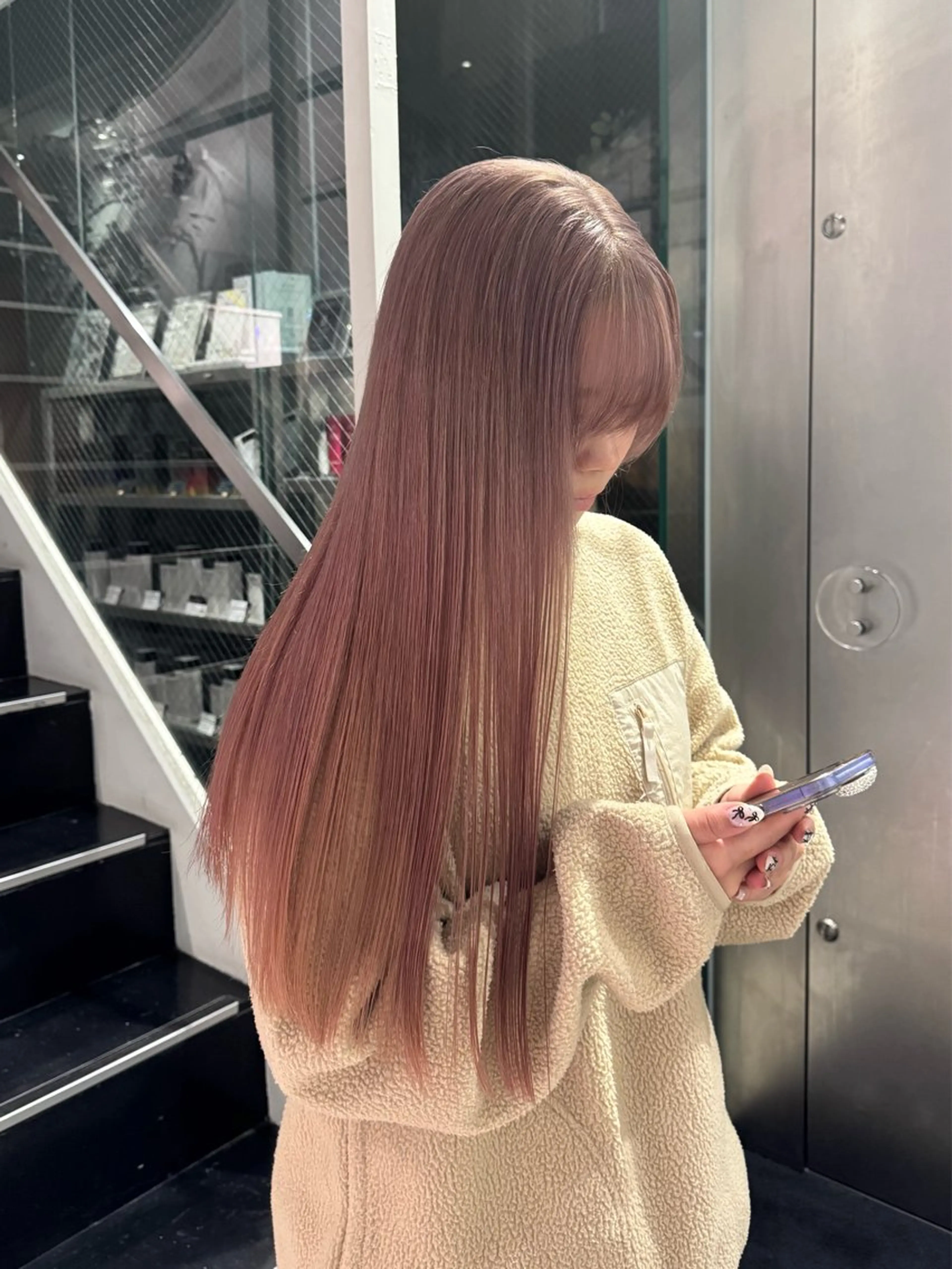 ロング カラー ベージュカラー ブリーチ ピンクカラー ピンクベージュ ヘアカラー トリートメント mao/天神ブリーチ ハイトーンカラーのヘアスタイル