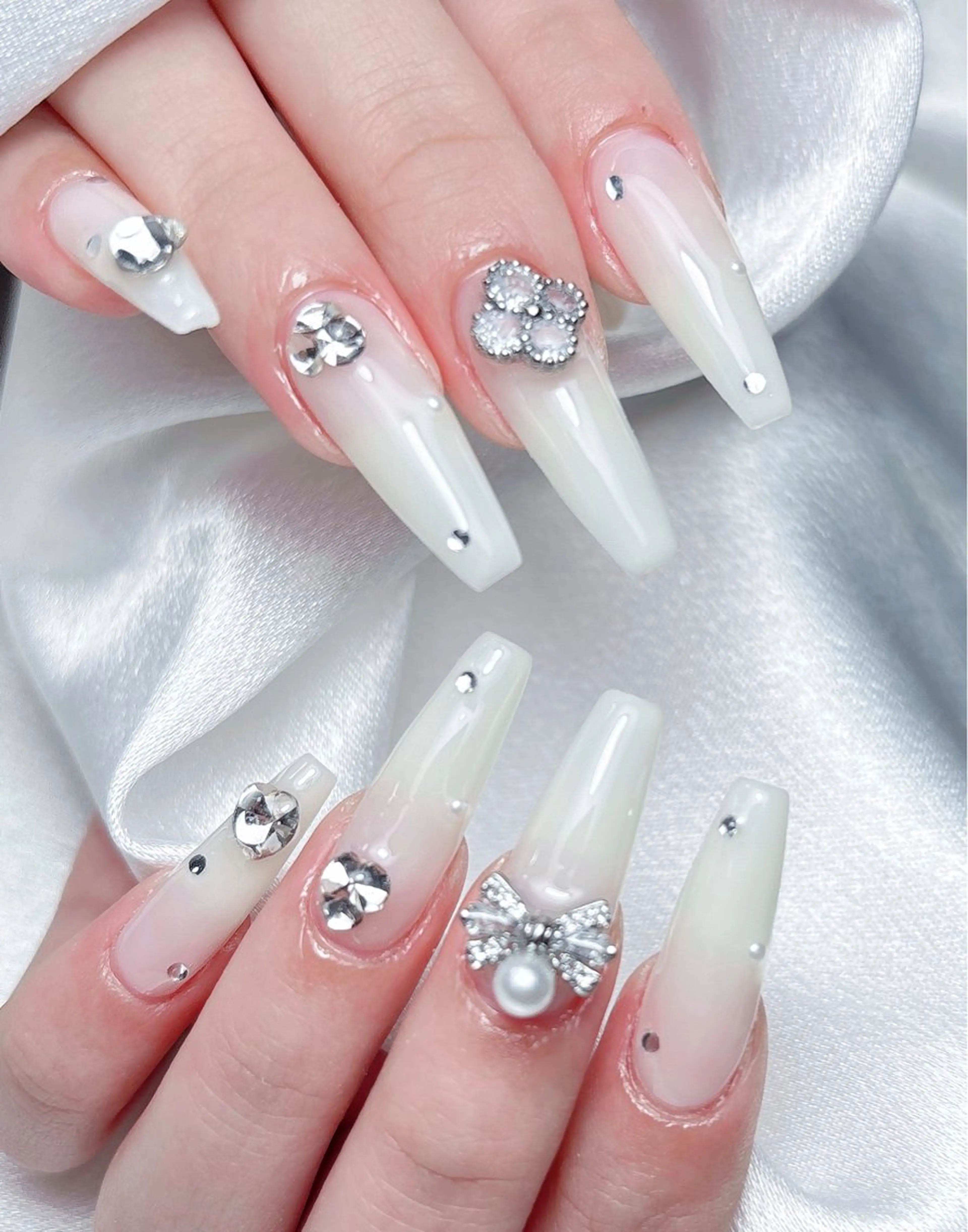 ネイル ハンドネイル ハンドケア ネイルサロン Auraのネイルデザイン