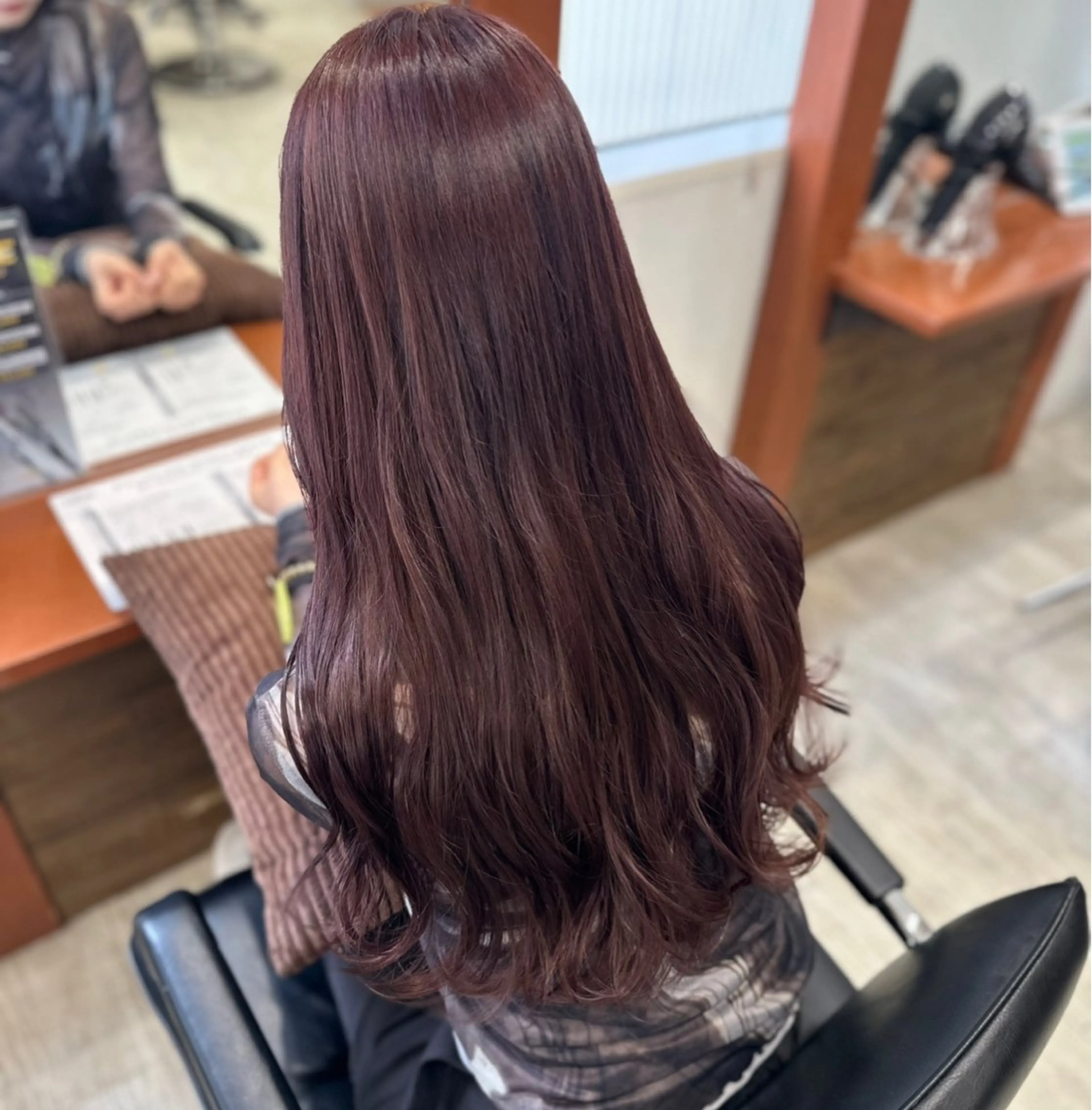 ロング カラー MOURI CHISATOのヘアスタイル