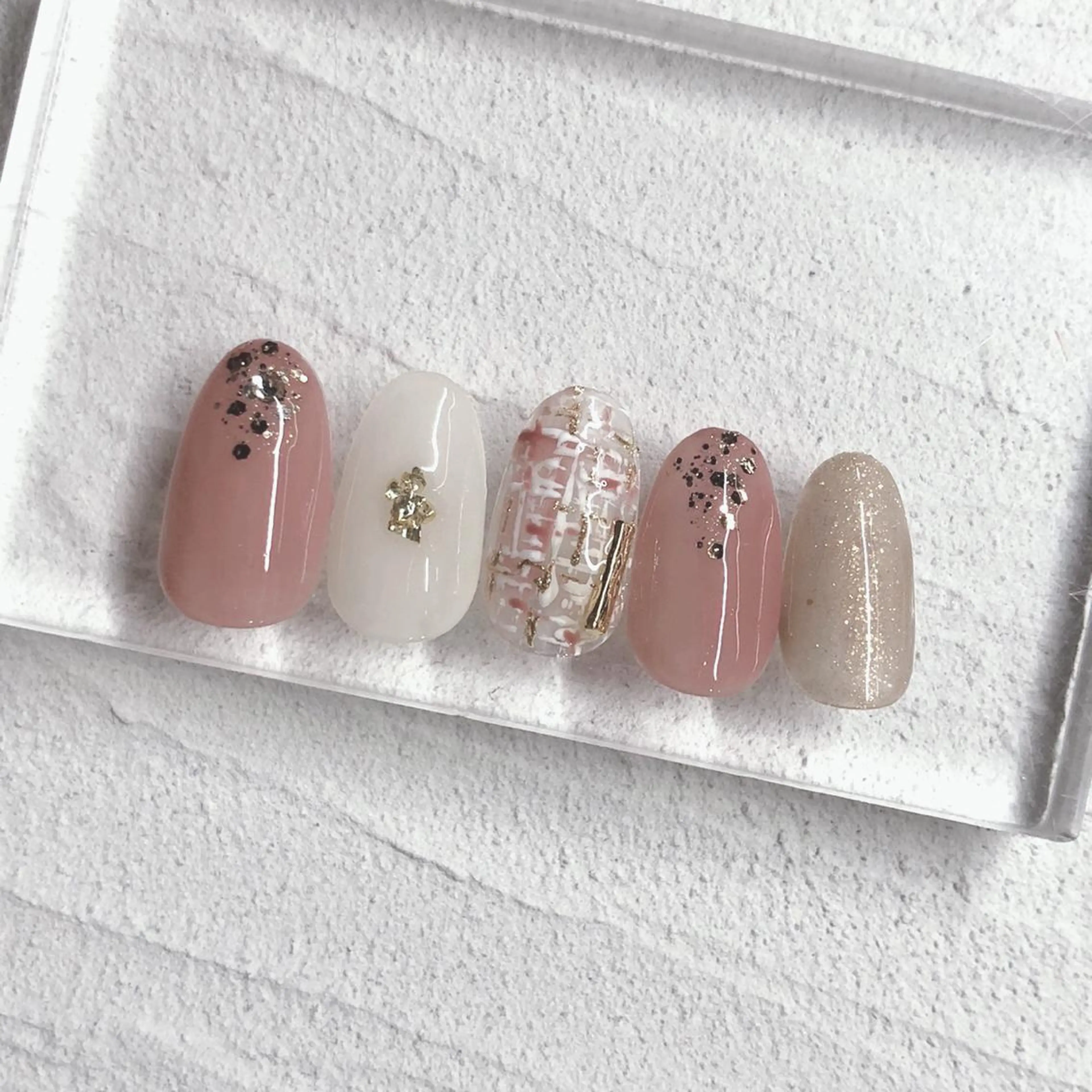 ミディアム Lety total beautyのネイルデザイン