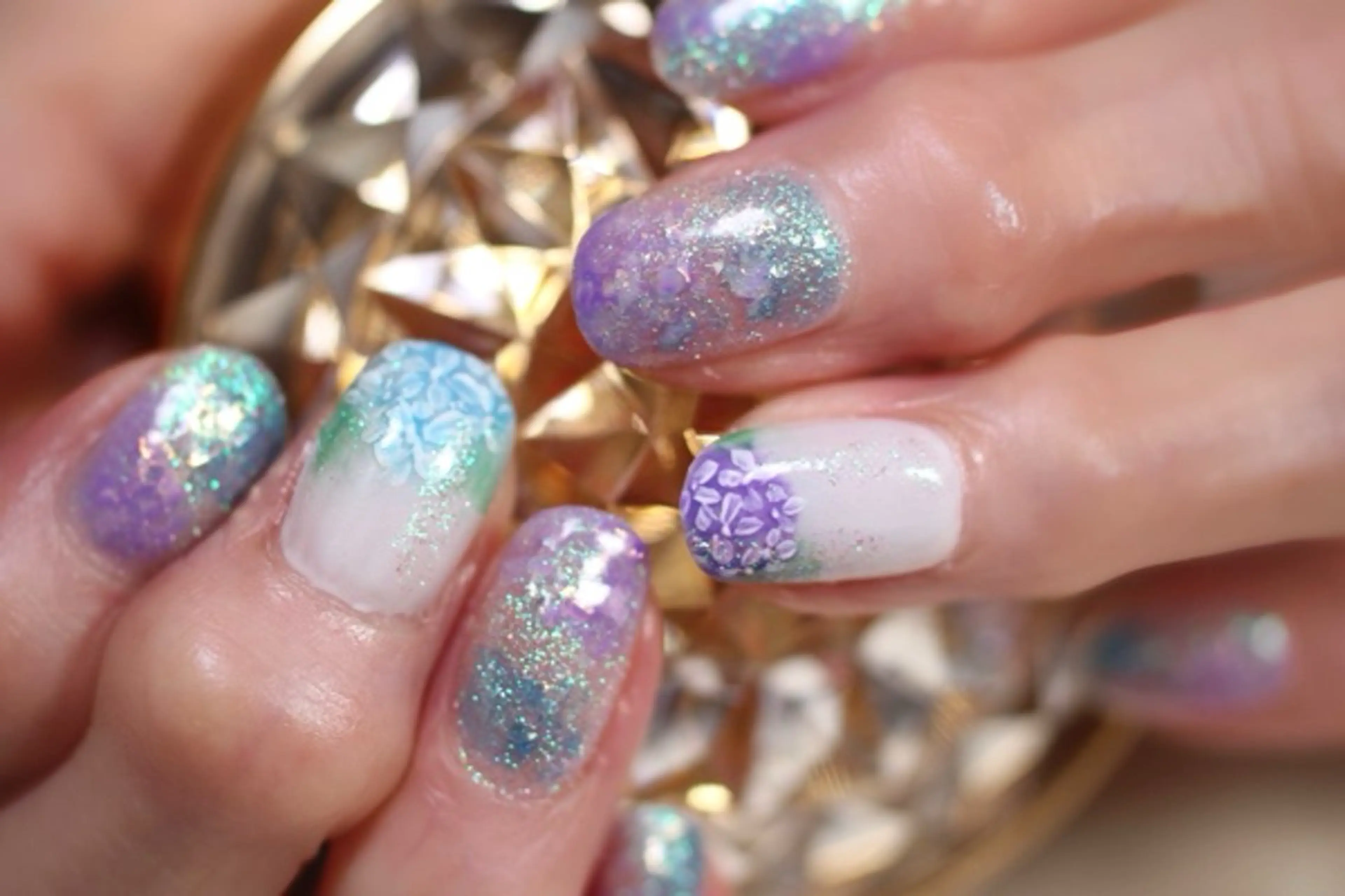 ネイル アートネイル ジェルネイル グラデーション ラメ(グリッター) ラメグラデーション ママリンド　志村坂上店所属・しみ えんのネイルデザイン