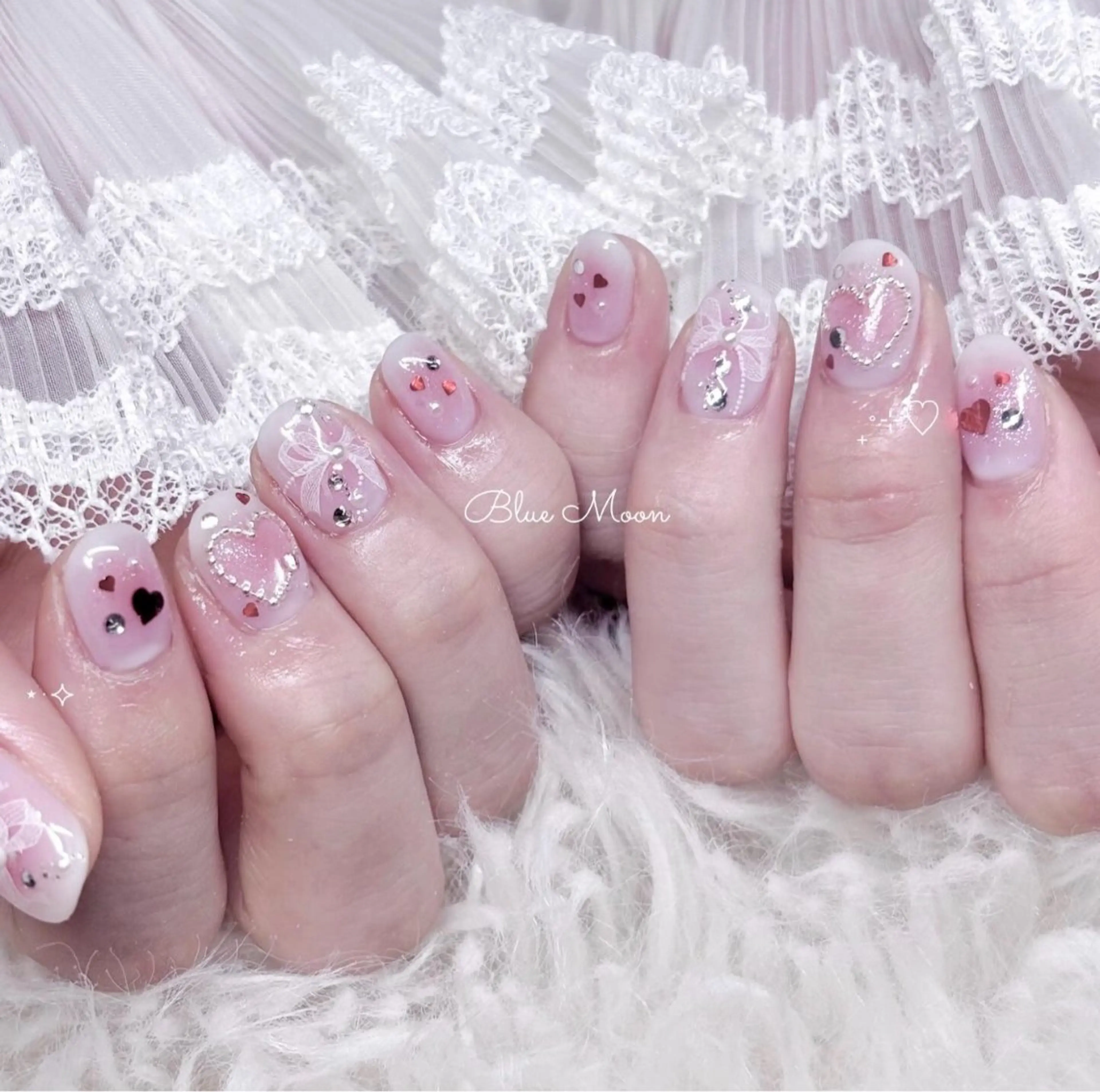 ネイル ハンドネイル フットネイル ハンドケア nail salon Blue Moonのネイルデザイン