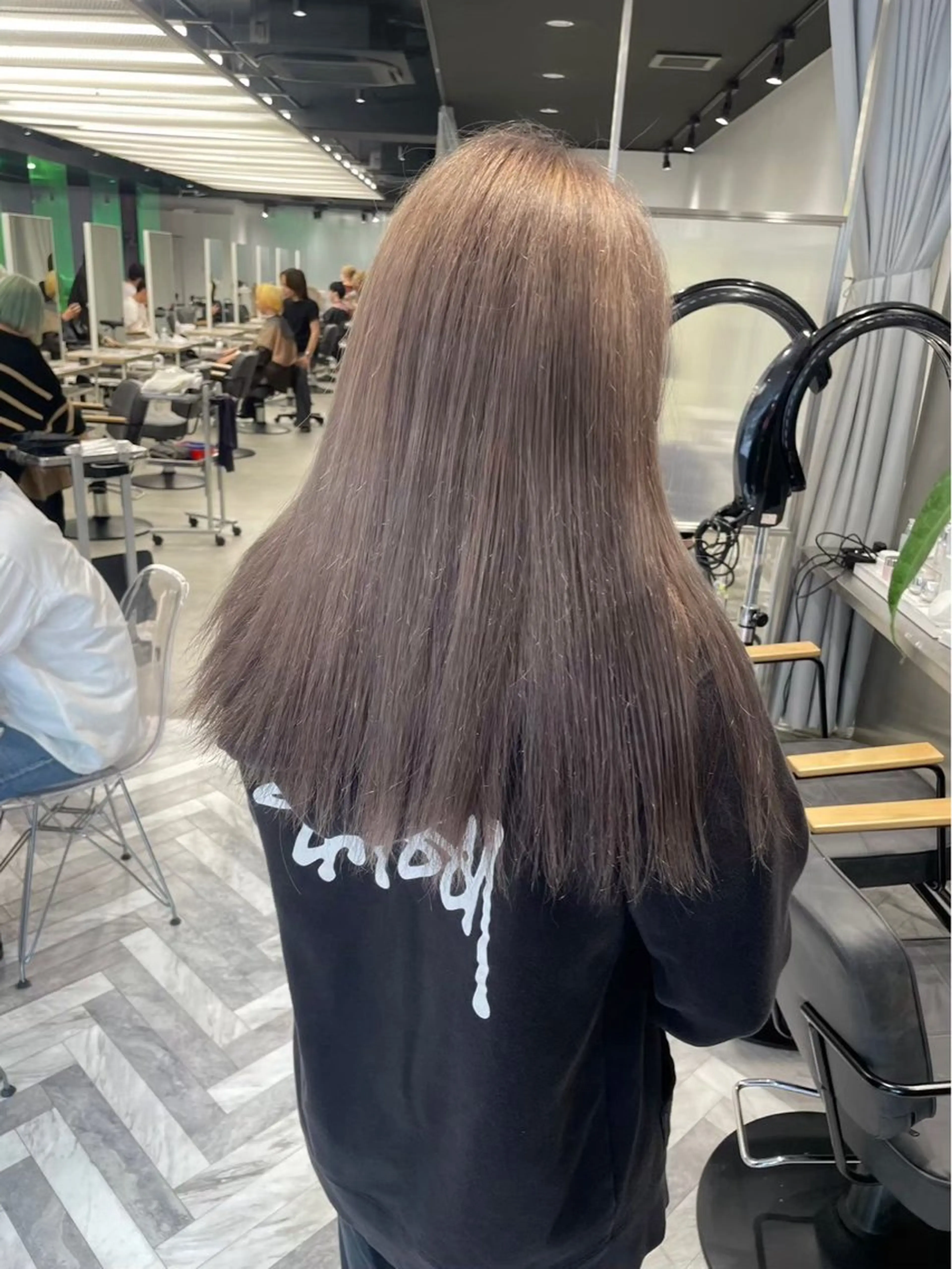 ミディアム ARISA︎ メンズハイトーンのヘアスタイル