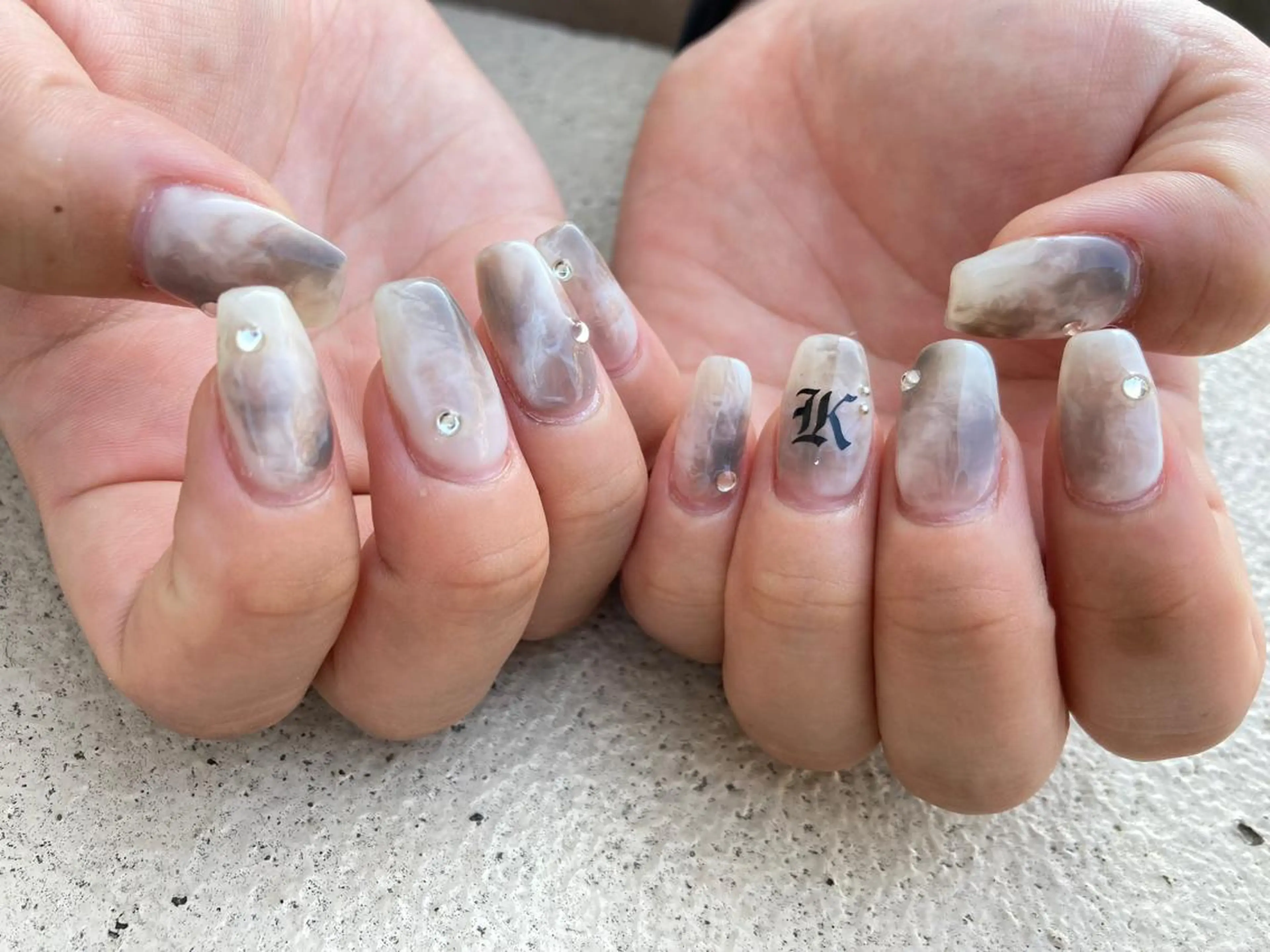 ミディアム ネイル ハンドネイル フットネイル ✴︎ Delightのネイルデザイン