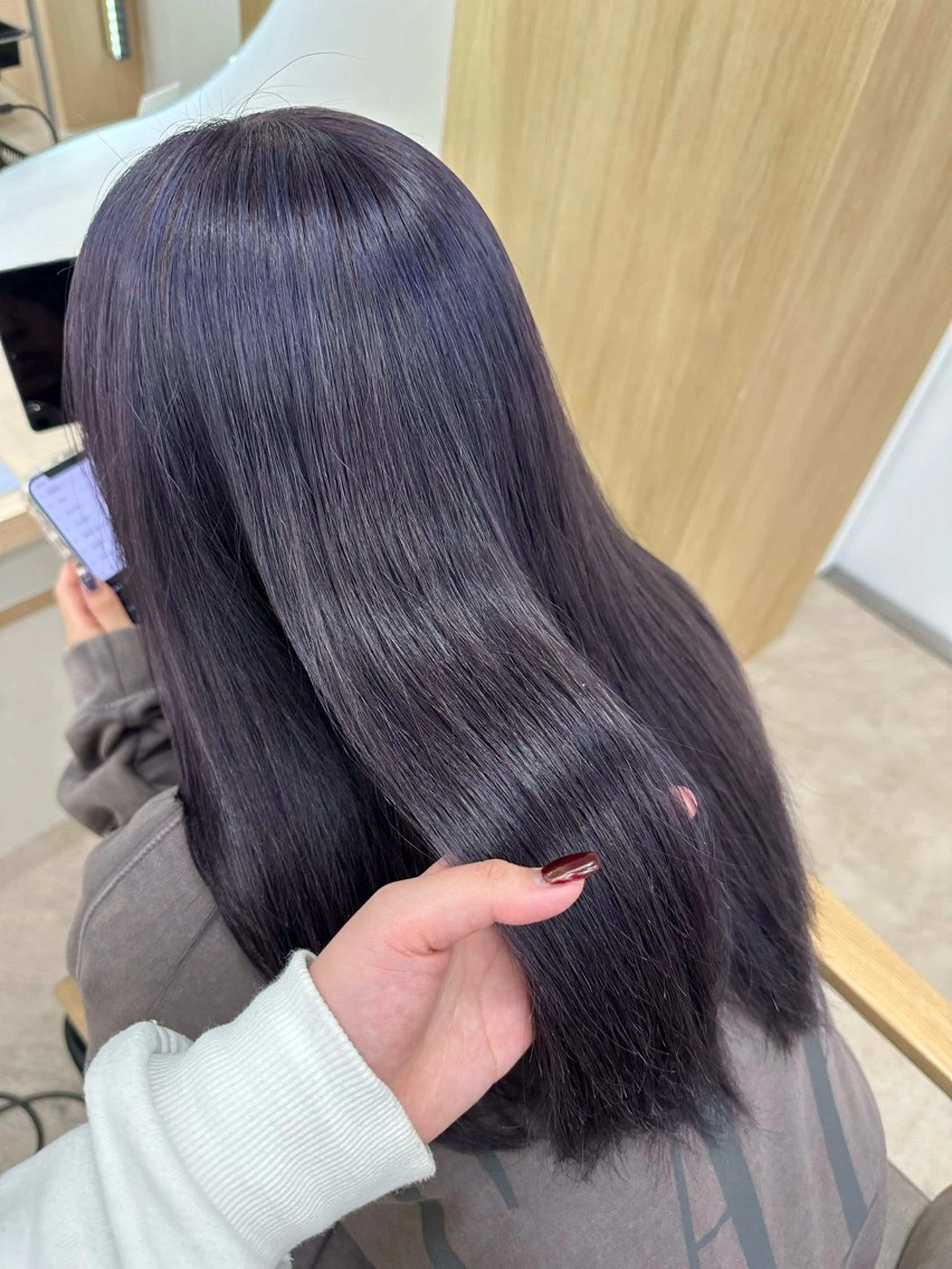 カラー アディクシーカラー ブリーチ ラベンダーカラー momo🐶韓国ヘア /艶カラー/レイヤーのヘアスタイル