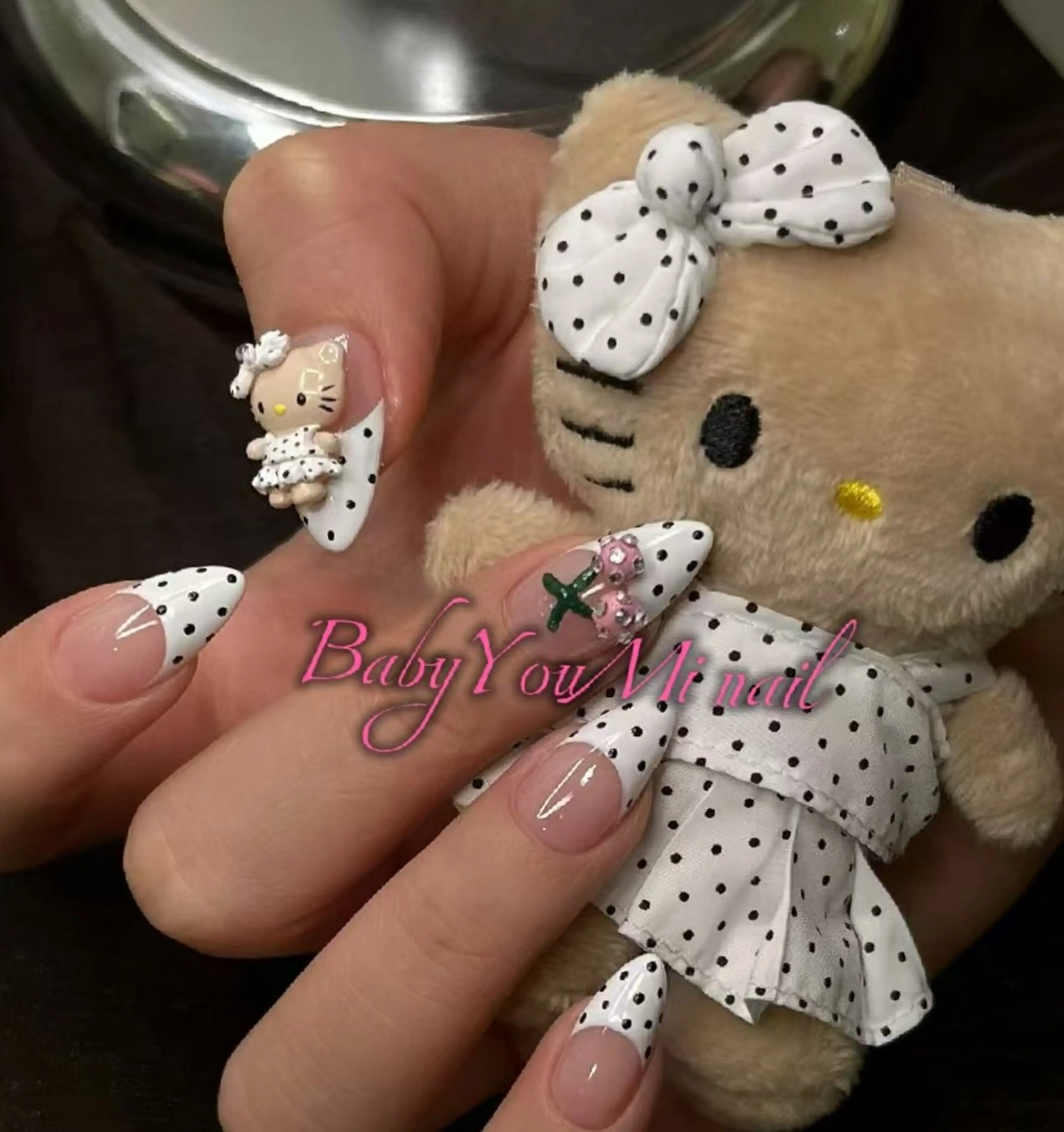 ネイル オーロラネイル フラワーネイル フットネイル フレンチネイル ジェルネイル ハンドネイル Oomiya 服部のネイルデザイン