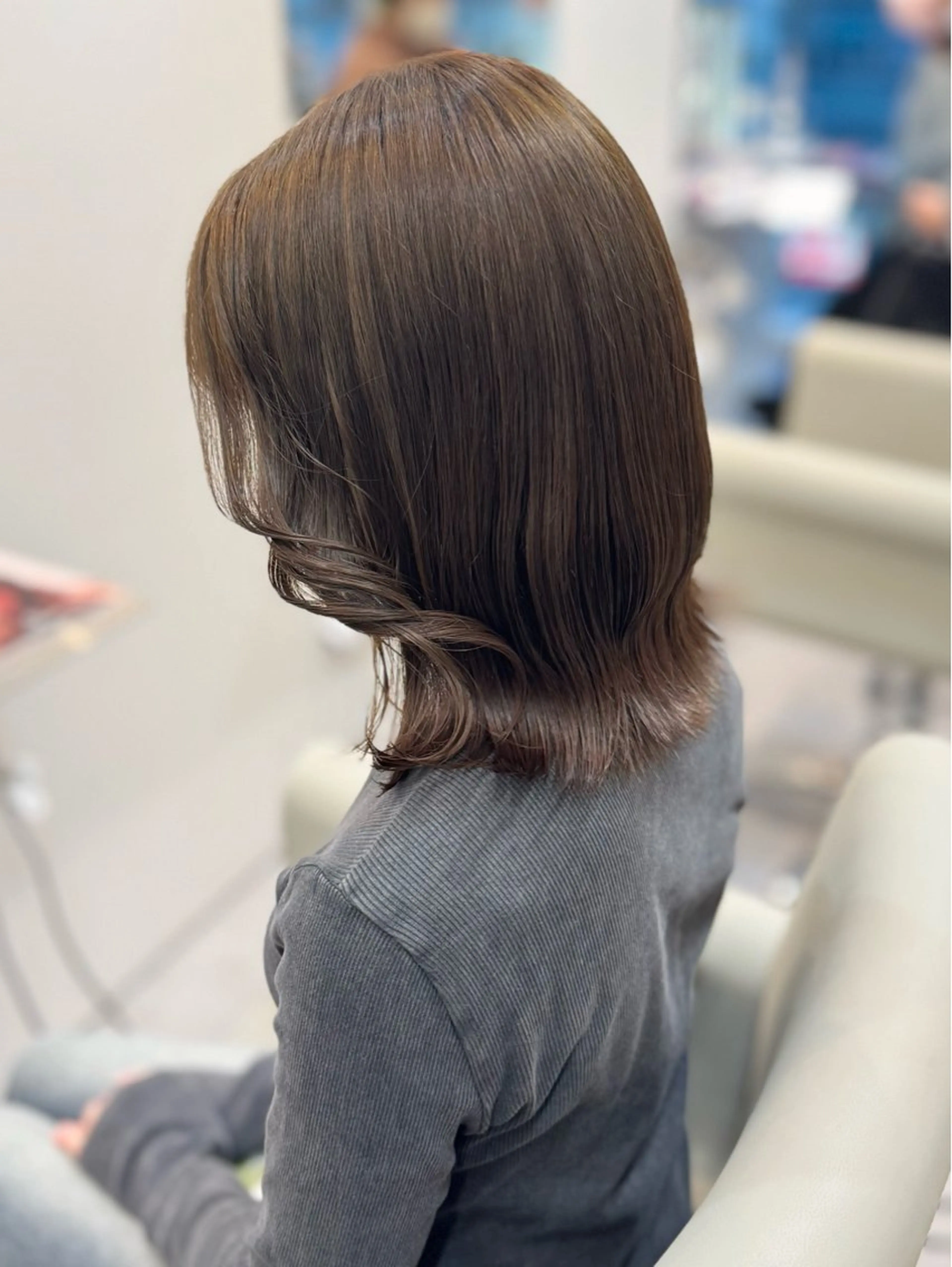 ミディアム カラー amane໒꒱うる艶 ブリーチ透明感カラーのヘアスタイル