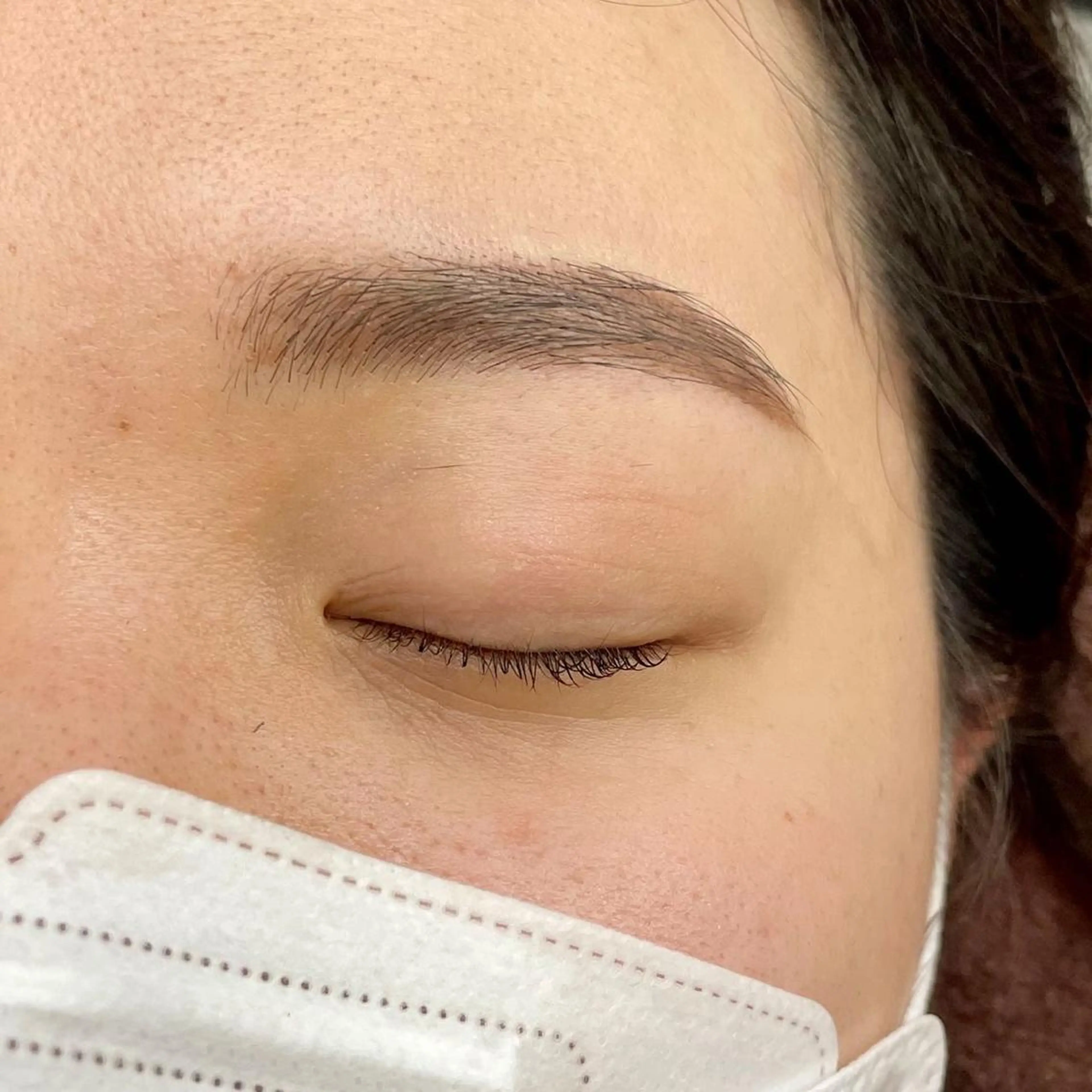 アイブロウ 鍵山 千秋のヘアスタイル