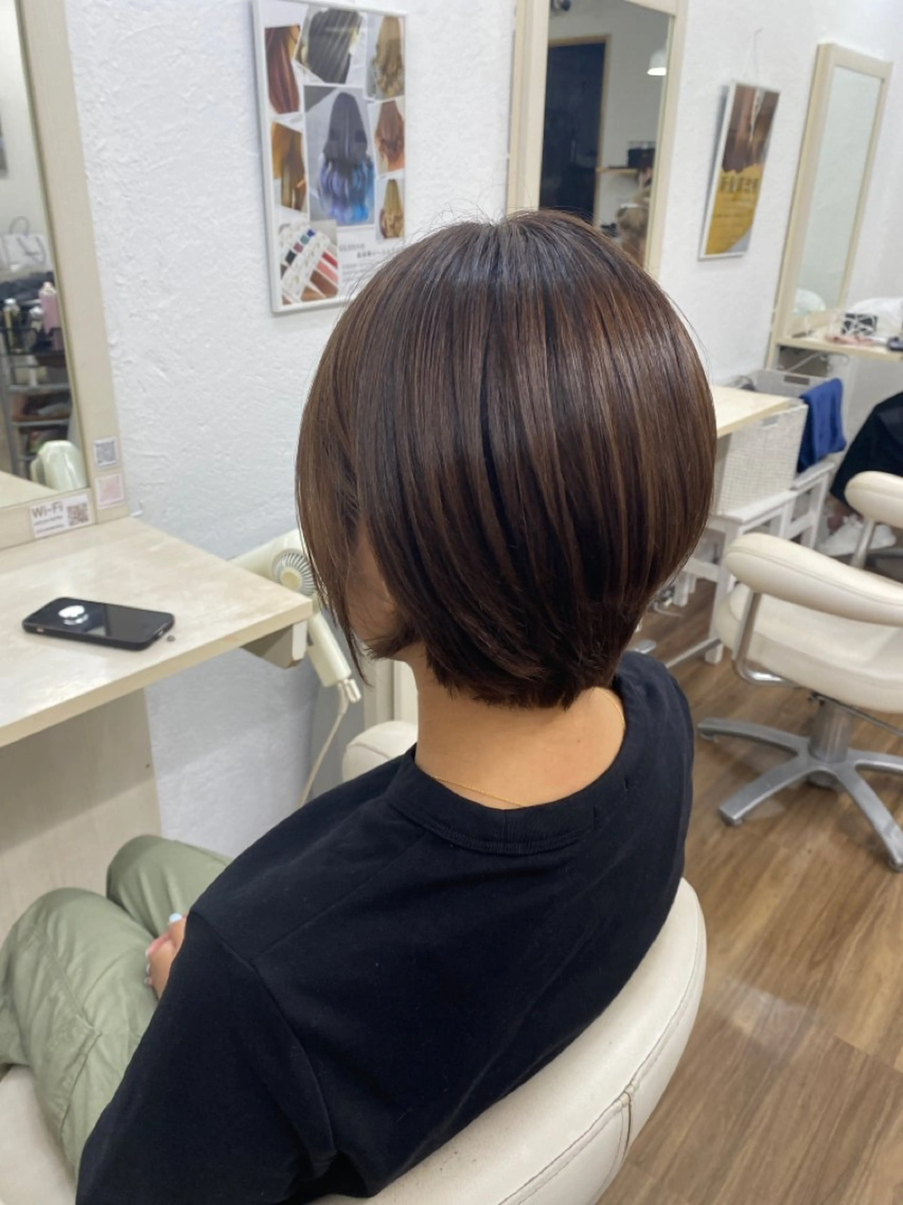 ショート カラー ブラウンカラー ナチュラルブラウン ショートヘア ヘアカラー GLOSS 心斎橋 山上のヘアスタイル