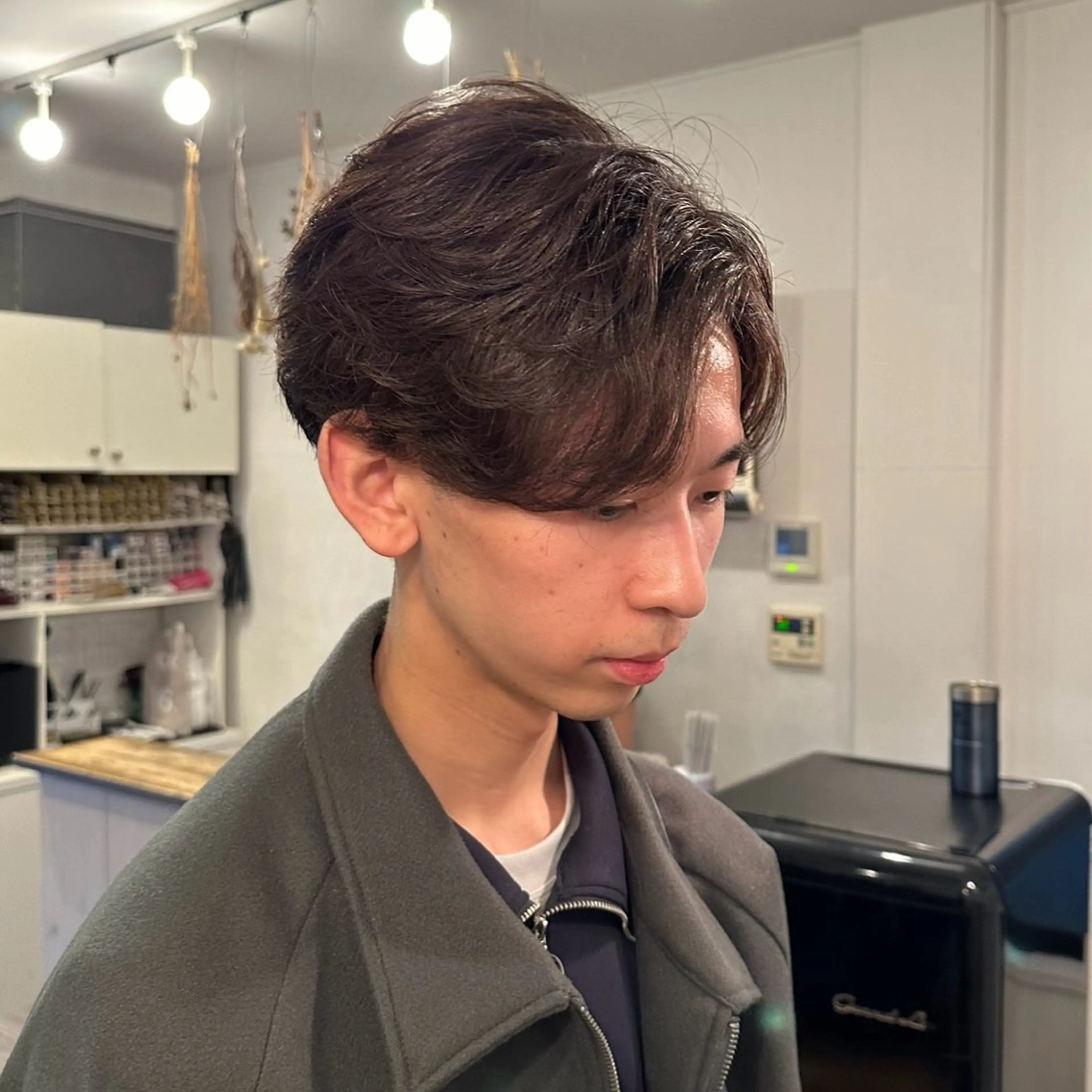 ショート パーマ メンズ ビジネス センターパート フェザーパーマ メンズ就活ヘア メンズパーマ カット パーマ トリートメント 【メンズヘア】 原宿/Kasumiのヘアスタイル