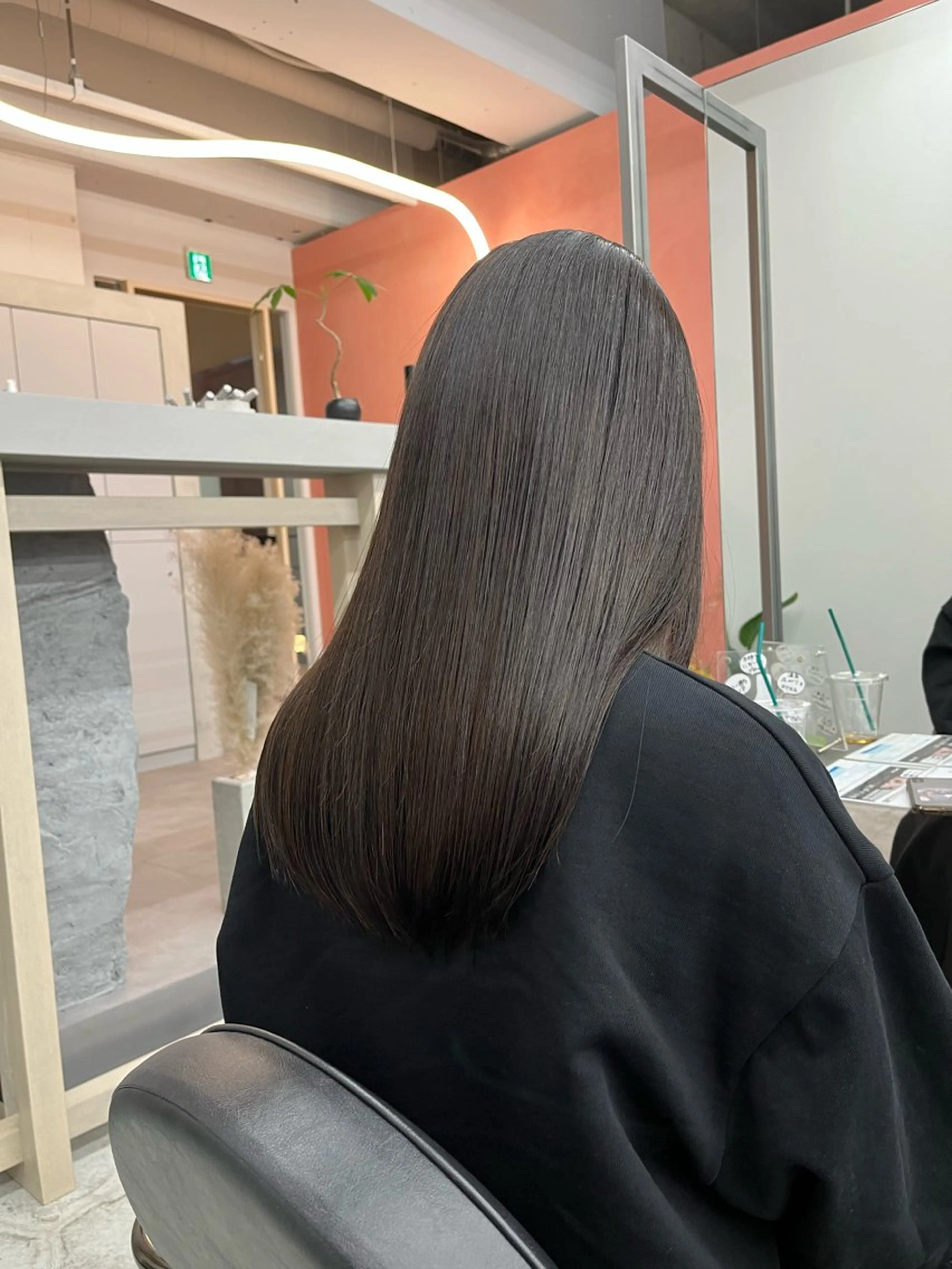 セミロング カラー ブラウンカラー 透明感カラー 末永 咲希のヘアスタイル