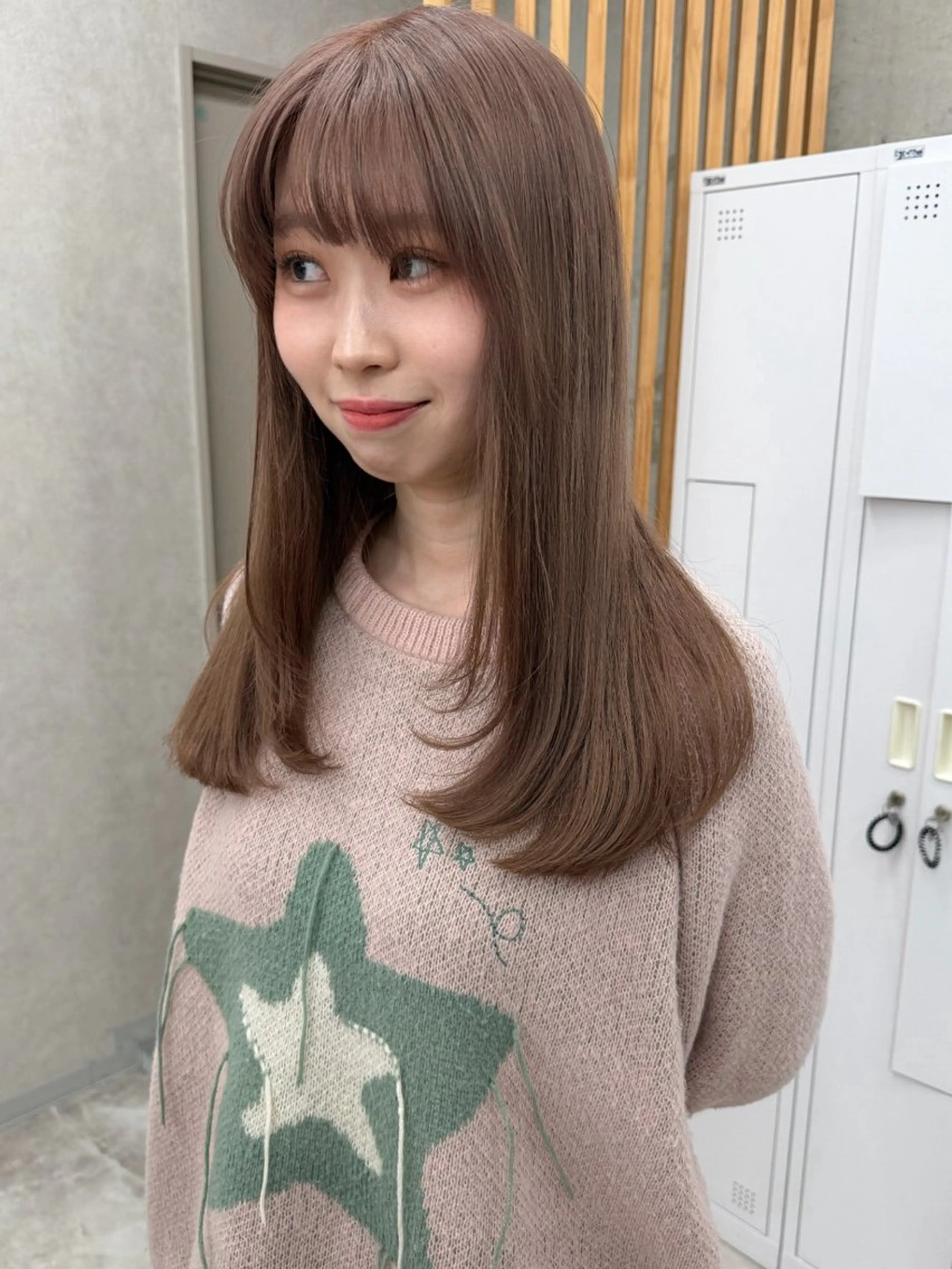 セミロング カラー ベージュカラー ブリーチ ダブルカラー ミルクティーベージュ ピンクカラー ヘアカラー ブリーチ/ベージュ 💕/momoaのヘアスタイル