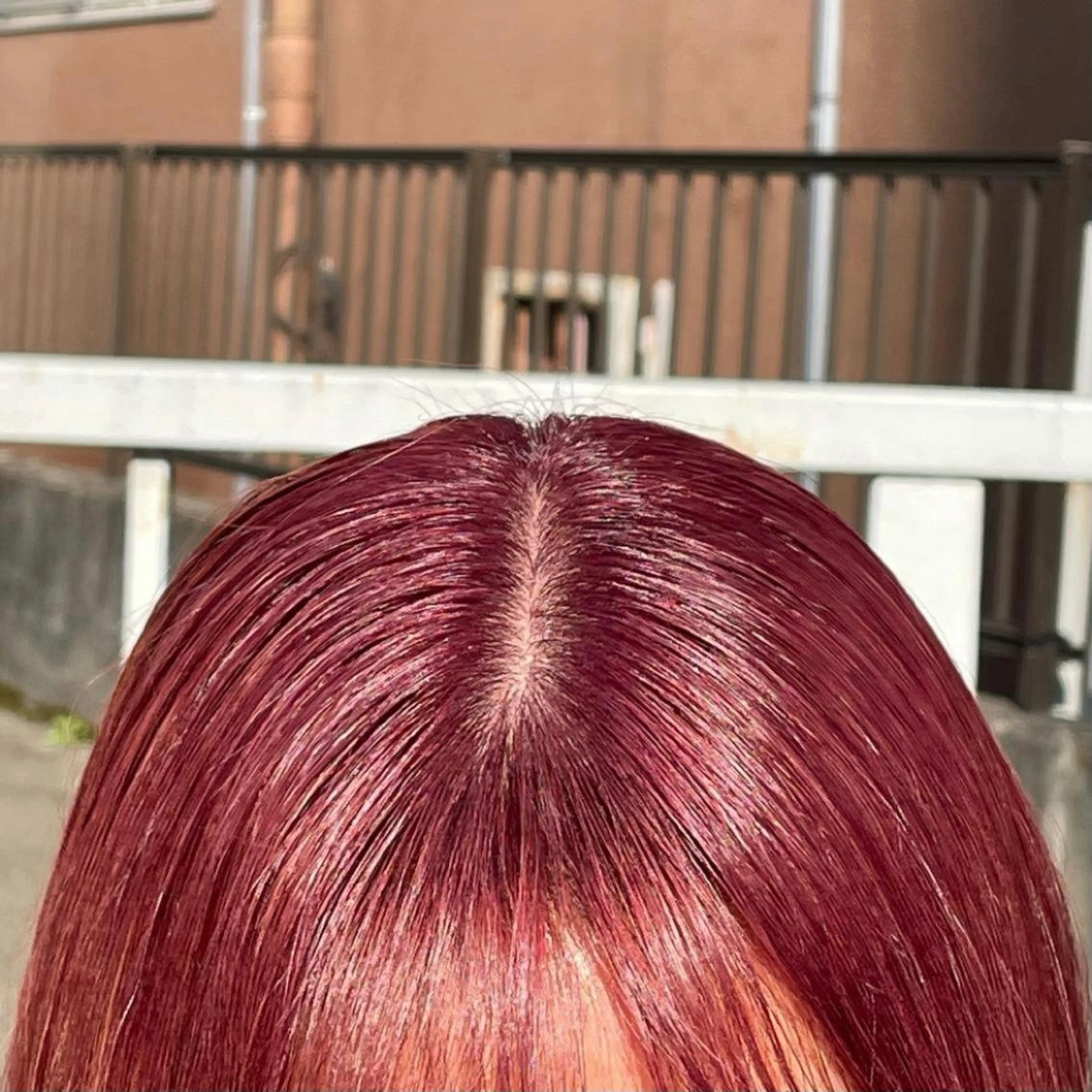 ロング カラー パーマ ヘアアレンジ メンズ キッズ ネイル マツエク・マツパ アイブロウ レッドカラー 赤色 mona/ ストレートスタイル✨のヘアスタイル