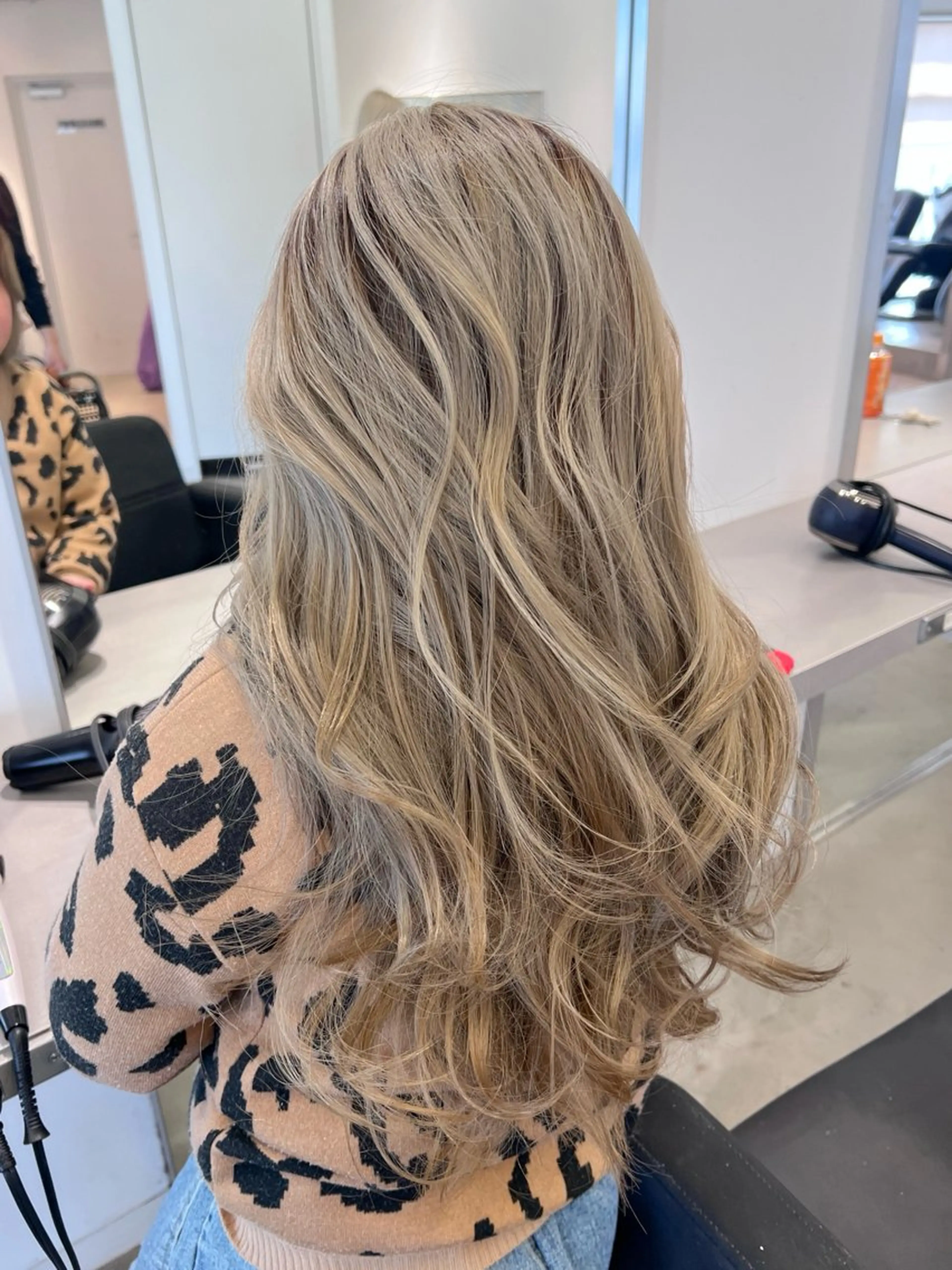 ロング カラー カット ヘアカラー トリートメント 艶ハイトーン‪‪🔆 ️️️安座間 希のヘアスタイル