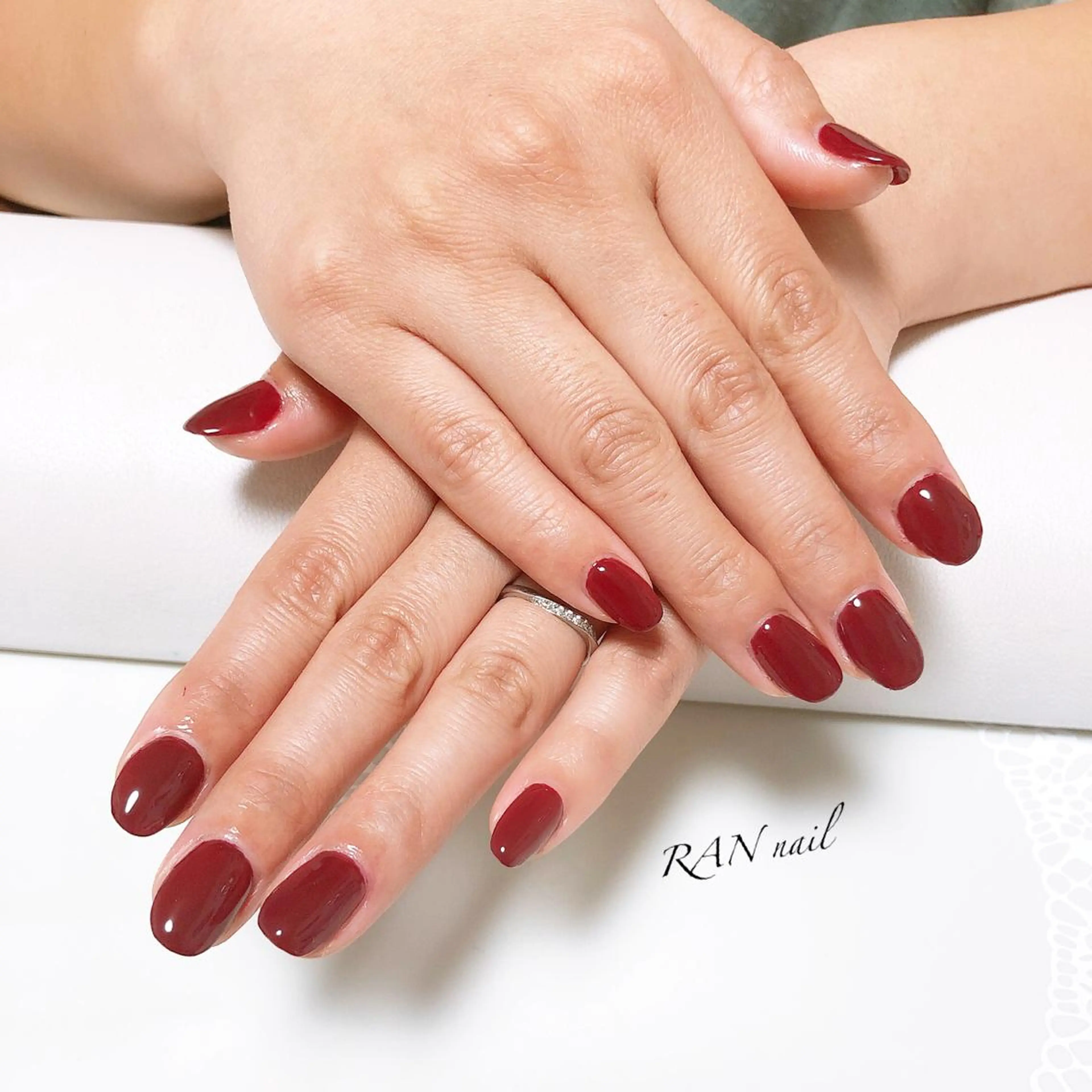 ネイル ボルドー オフィスネイル ワンカラーネイル 赤色 シンプルネイル ハンドネイル フットネイル RAN nailのネイルデザイン