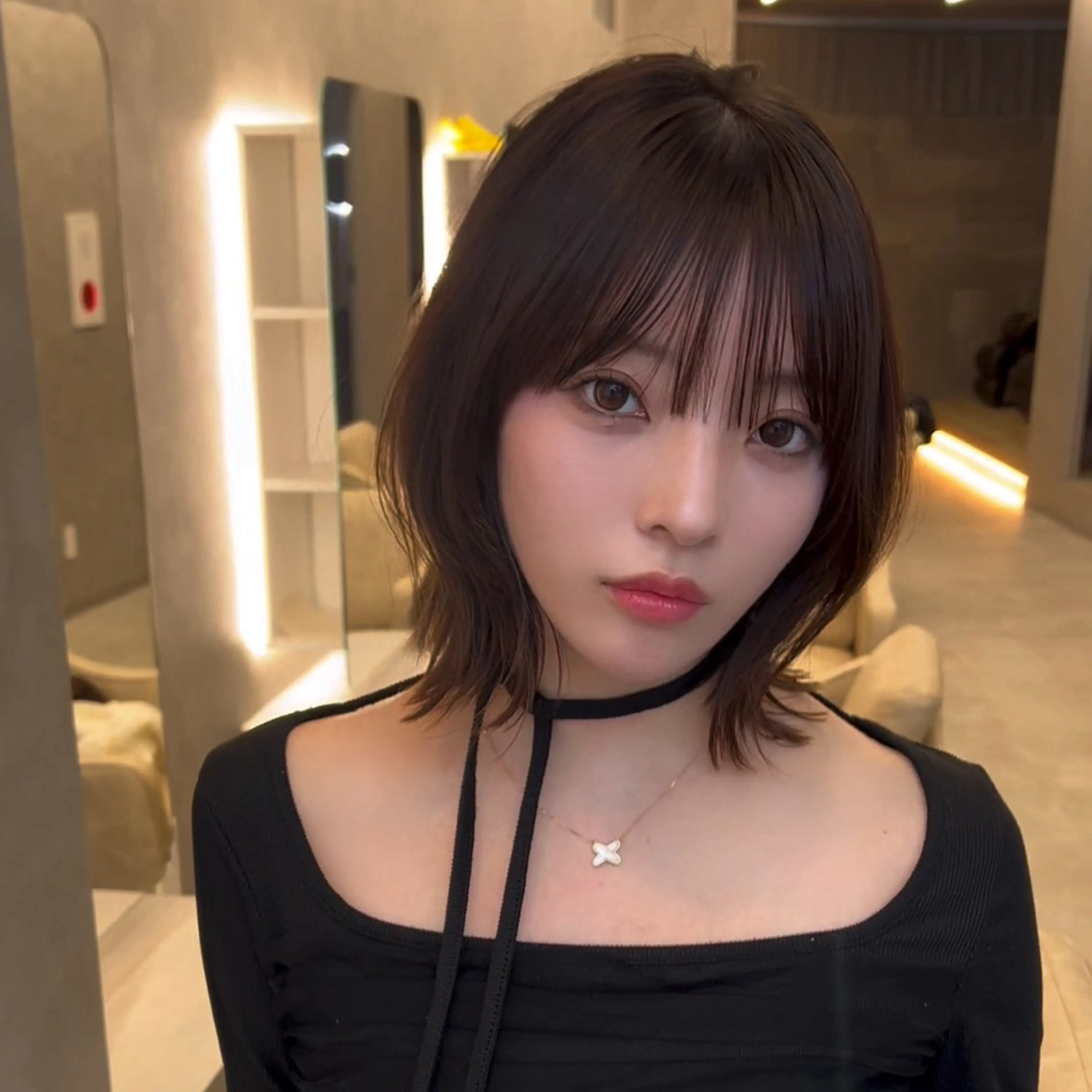 セミロング くびれヘア レイヤーカット 小顔カット カット トリートメント 山中 欧輔のヘアスタイル