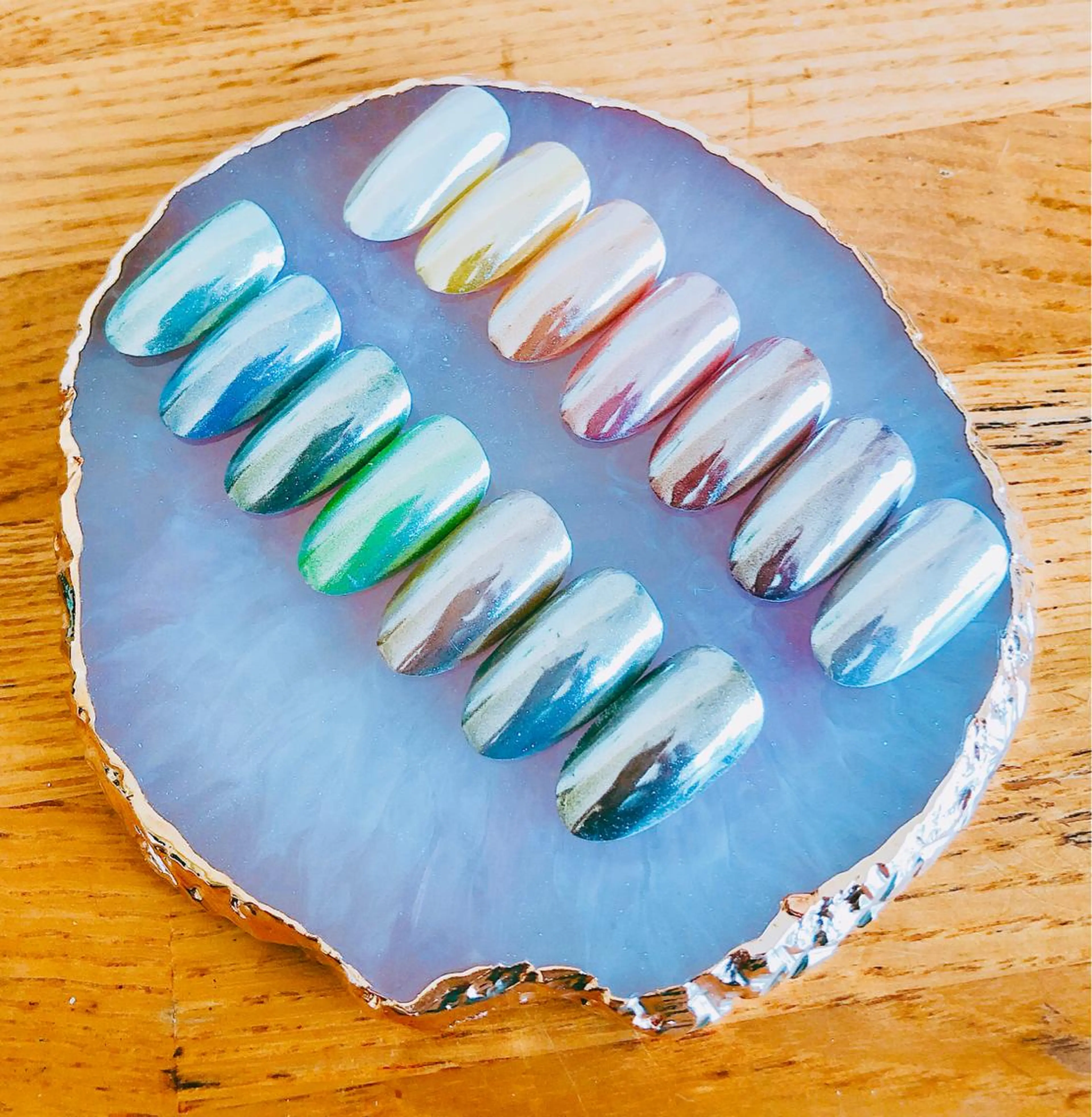 ネイル ミラーネイル CROWN プライベートサロンのネイルデザイン