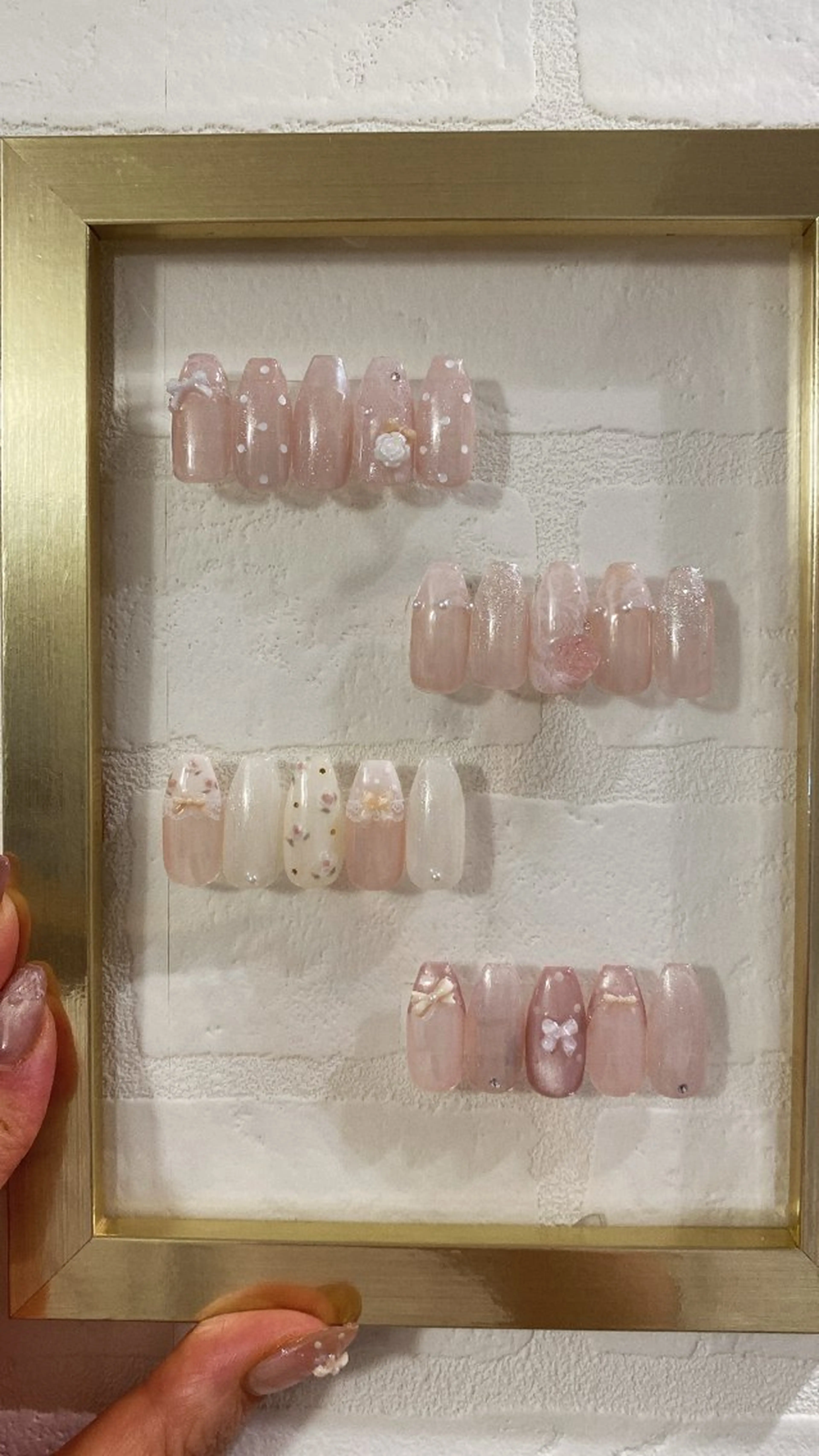 ネイル ドット フラワーネイル フレンチネイル レース マグネットフレンチ ハンドネイル crystal ⭐︎ colorのネイルデザイン