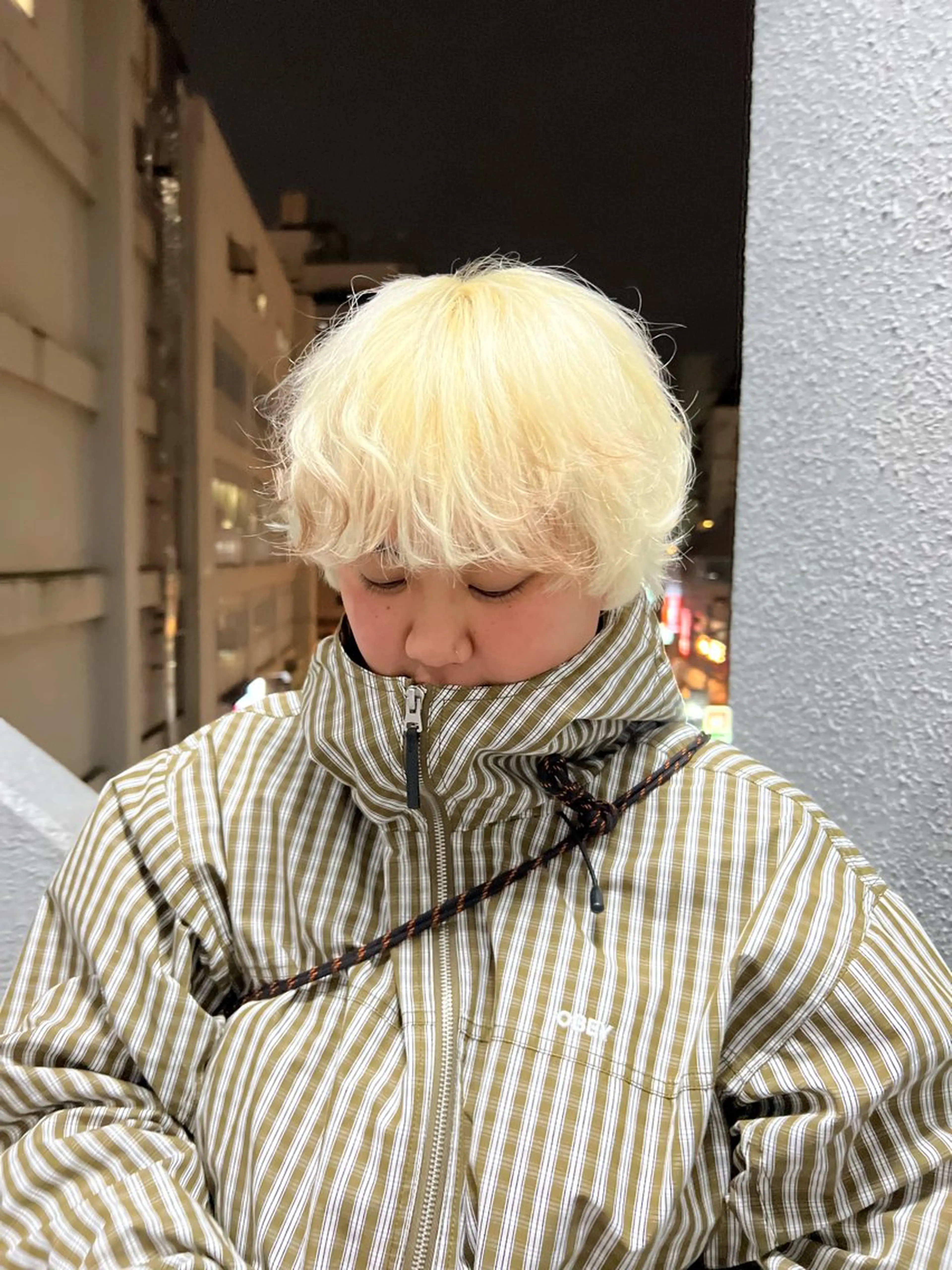 ショート カラー ブリーチ ヘアカラー SHU｜レイヤー カット/パーマのヘアスタイル