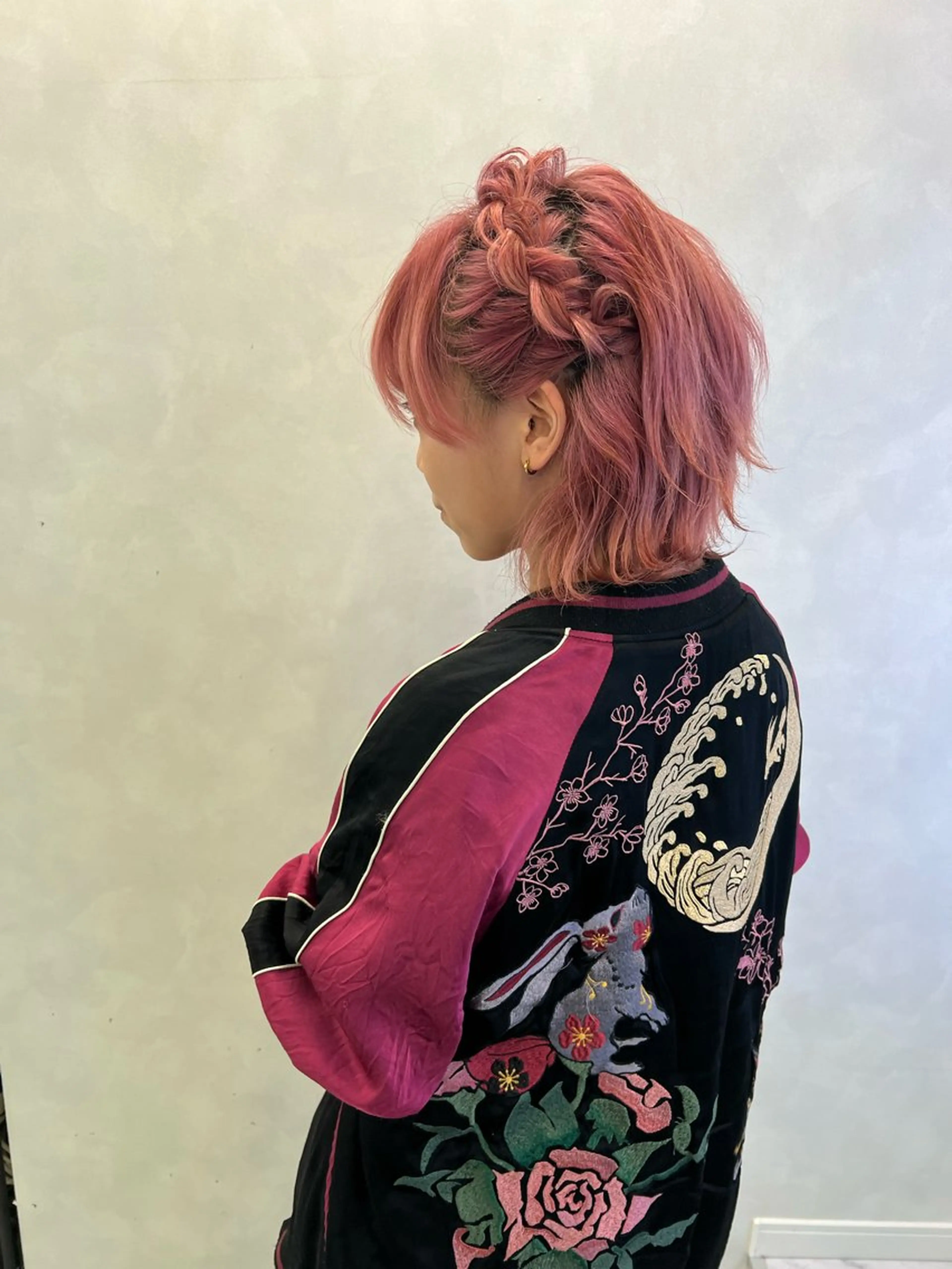 ショート カラー パーマ ヘアアレンジ ピンクカラー ショートヘア 🎨カラー満足度 500%💫ヅル💫のヘアスタイル