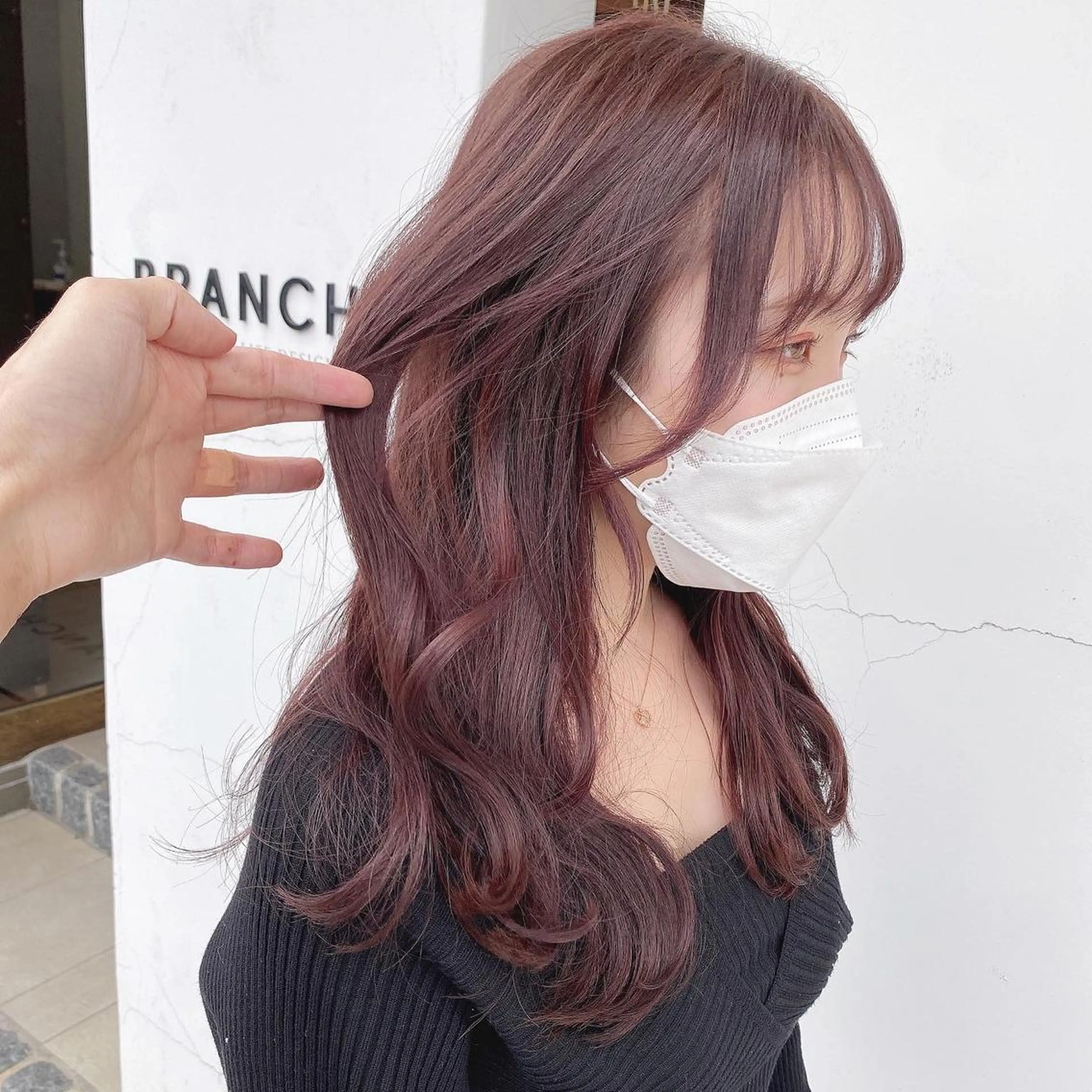 セミロング カラー ブリーチ ブリーチなしカラー ピンクカラー カット ヘアカラー トリートメント 具志 正太のヘアスタイル