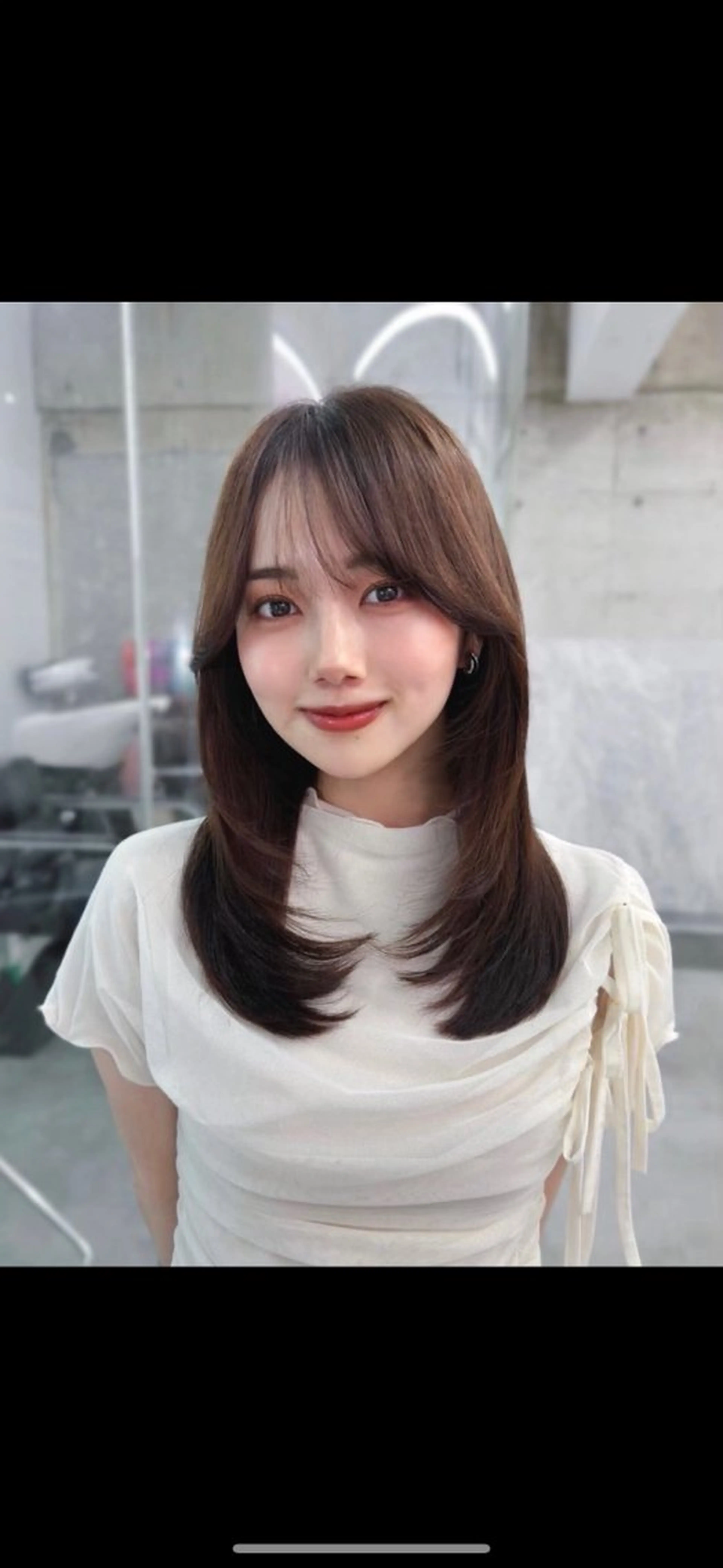 ミディアム 【顔まわりレイヤー透 明感カラー今崎太河】のヘアスタイル