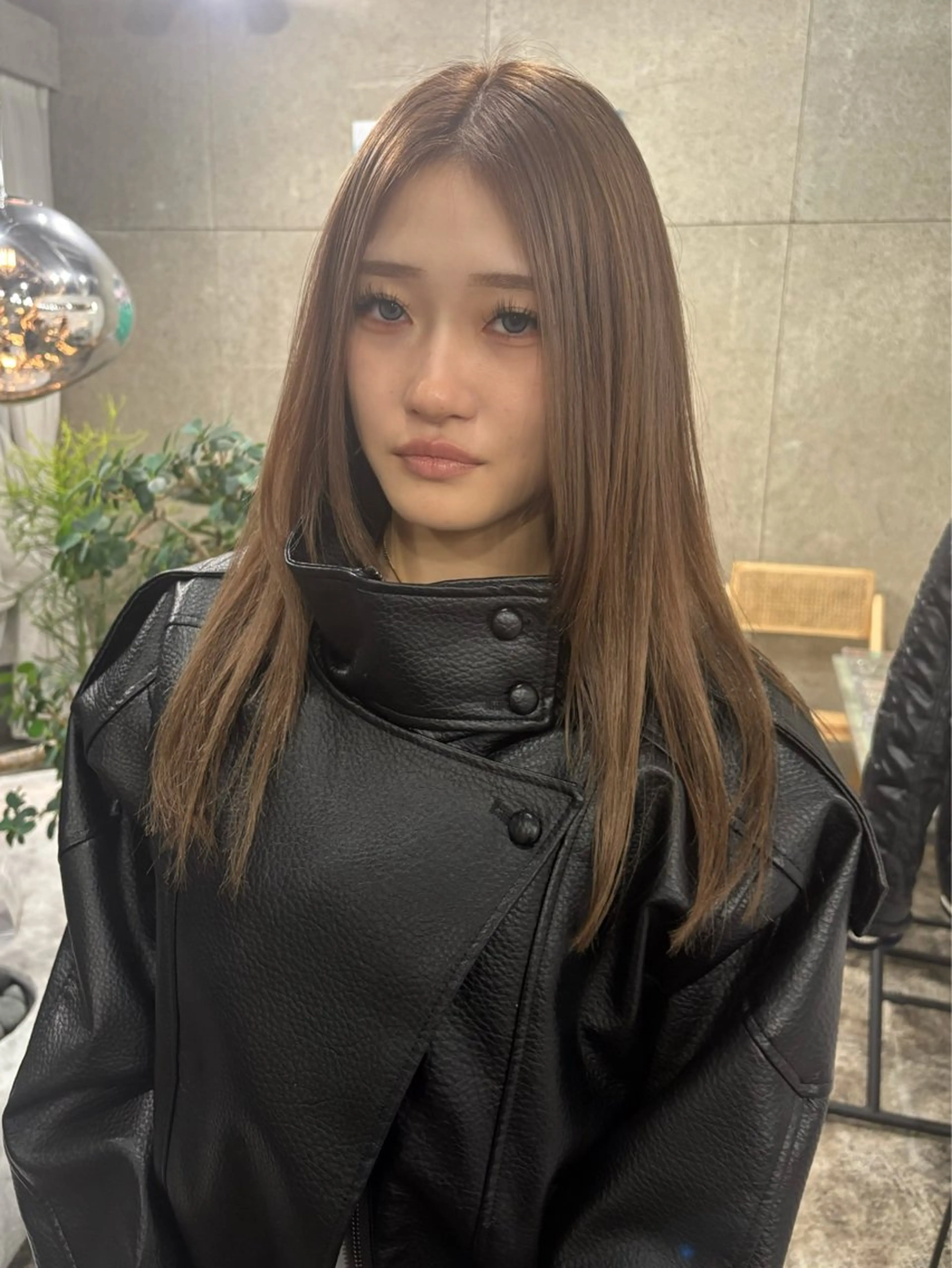 カラー ベージュカラー 抜きっぱなしブロンド KUBO HADUKIのヘアスタイル