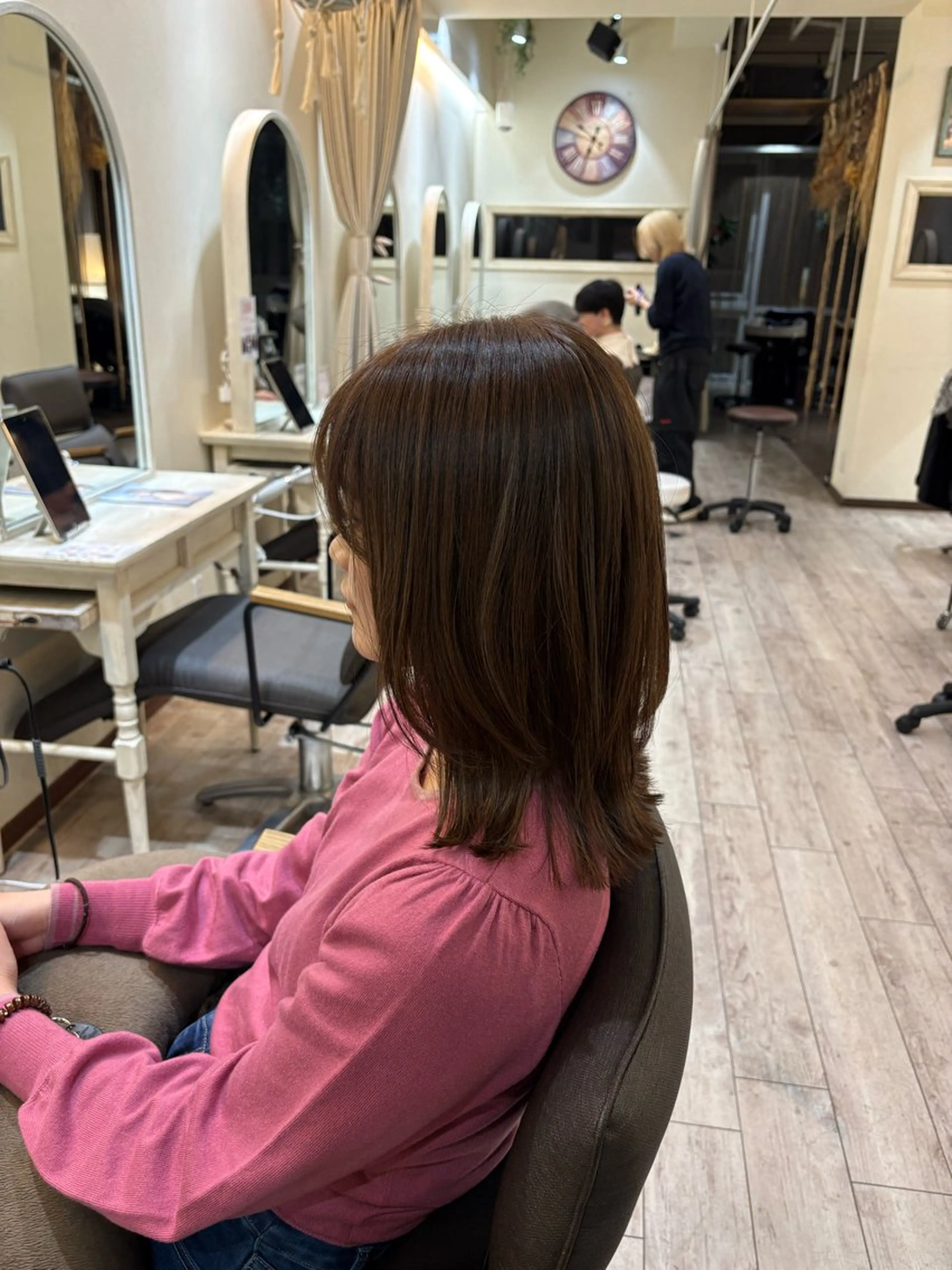 ミディアム カラー レイヤーカット カット ヘアカラー トリートメント 艶カラー/縮毛矯正/ レイヤー/栄/あやかのヘアスタイル