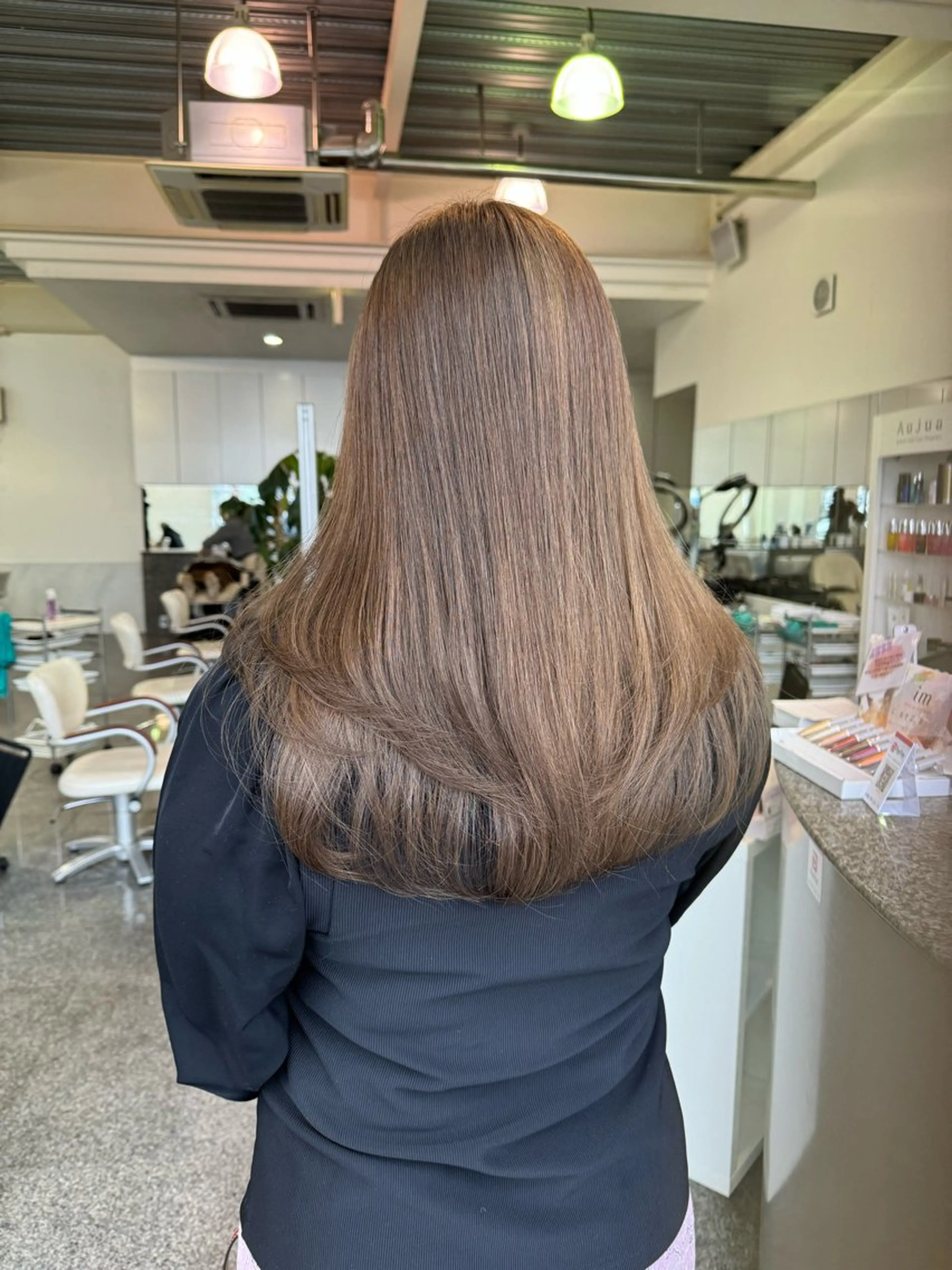 ロング カラー ベージュカラー ミルクティーベージュ レイヤーカット 🫧ヒシダアキ taboo.i🫧のヘアスタイル