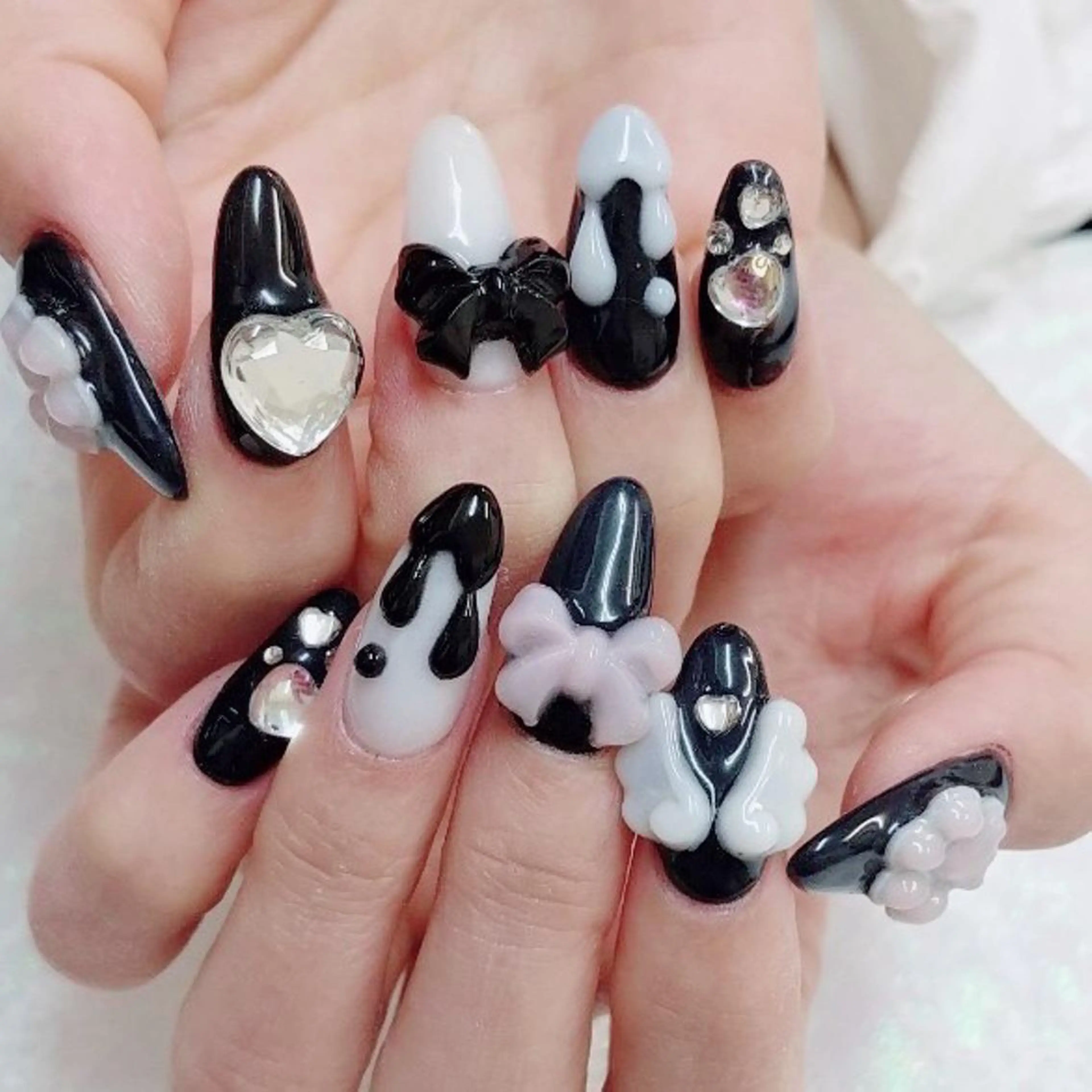 ネイル ジェルネイル ハート リボン ハンドネイル Nail lieNのネイルデザイン