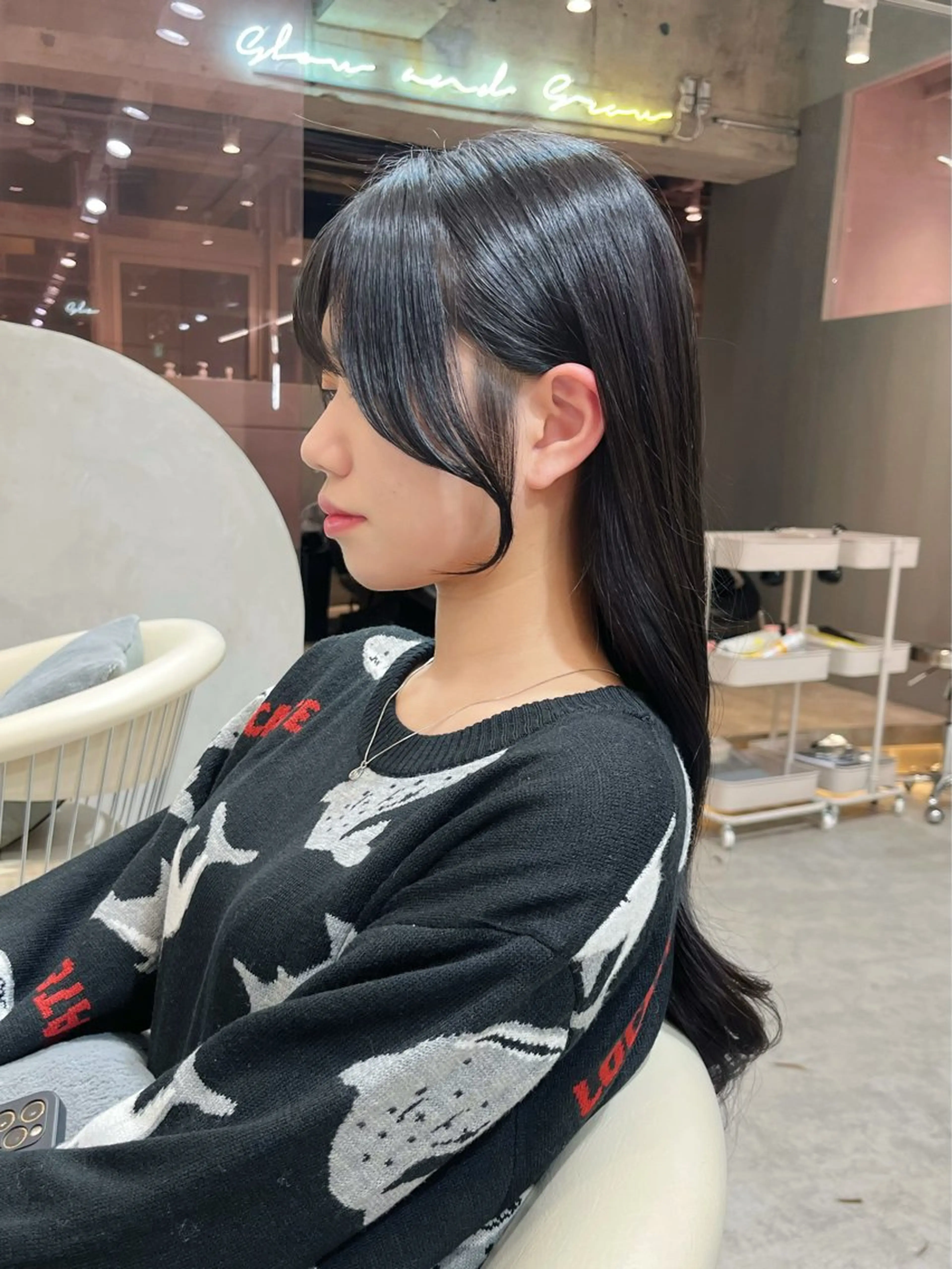ロング カラー 黒髪 ブルーカラー ブルーブラック グレージュ 韓国風ヘア レイヤーカット、ボブ GLROWのヘアスタイル