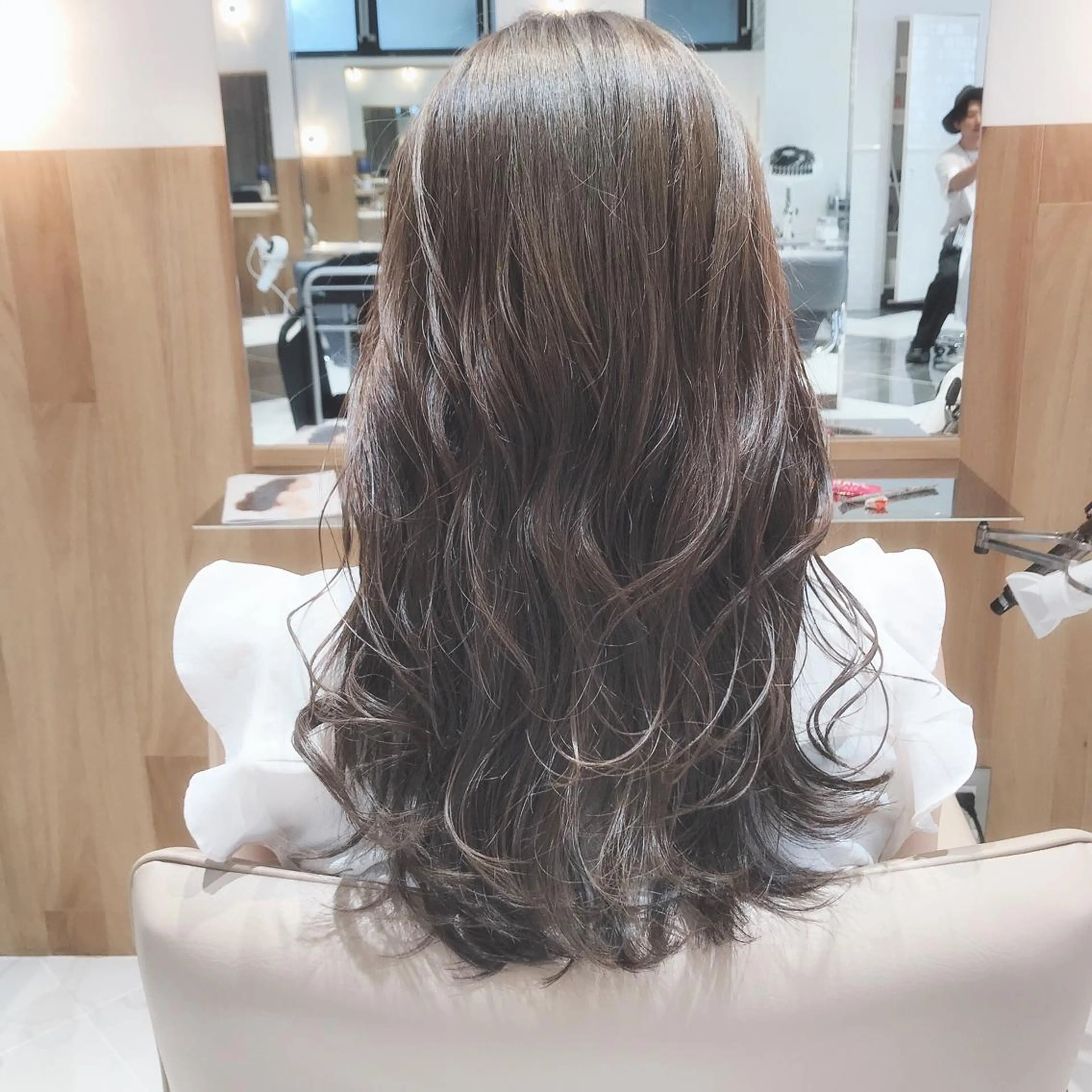 ミディアム カラー ブリーチ 透明感カラー イルミナカラー ブリーチなしカラー カット ヘアカラー トリートメント ボブ/ハイトーン 福生Radix 下田のヘアスタイル